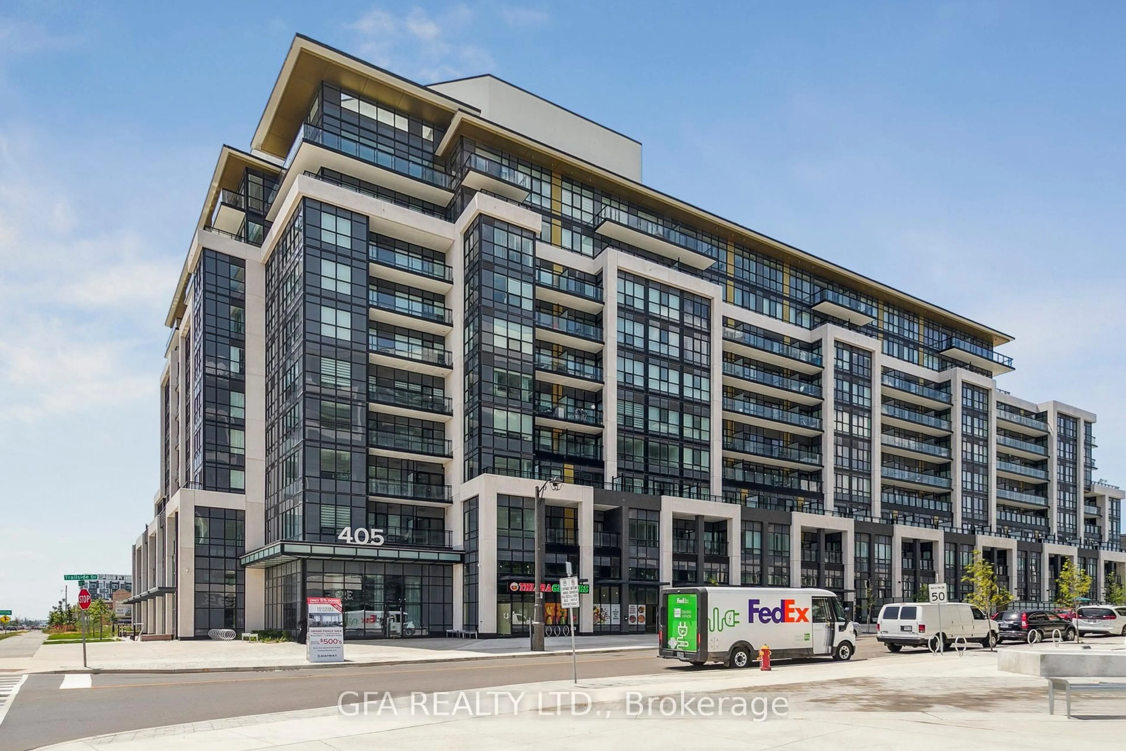 Indoor foyer for 405 Dundas St #LPH19, Oakville Ontario L6M 5P9