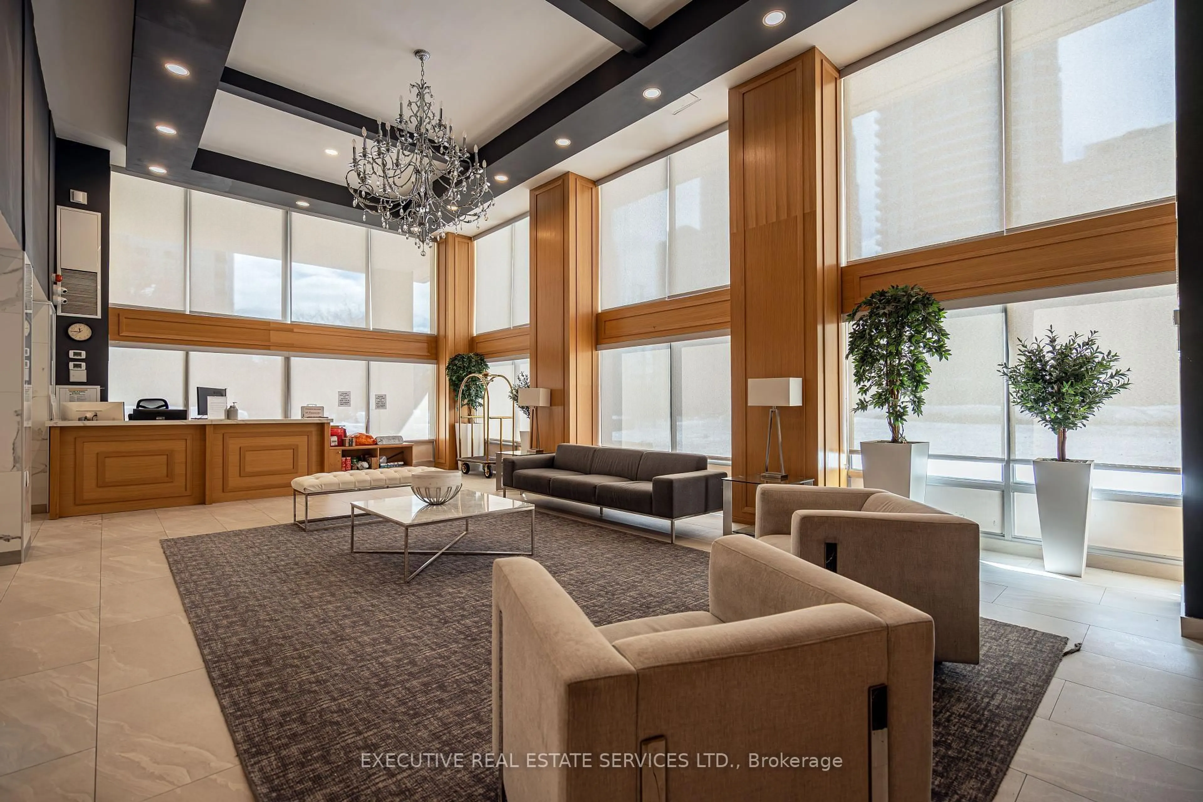 Lobby for 3590 Kaneff Cres #1810, Mississauga Ontario L5A 3X3