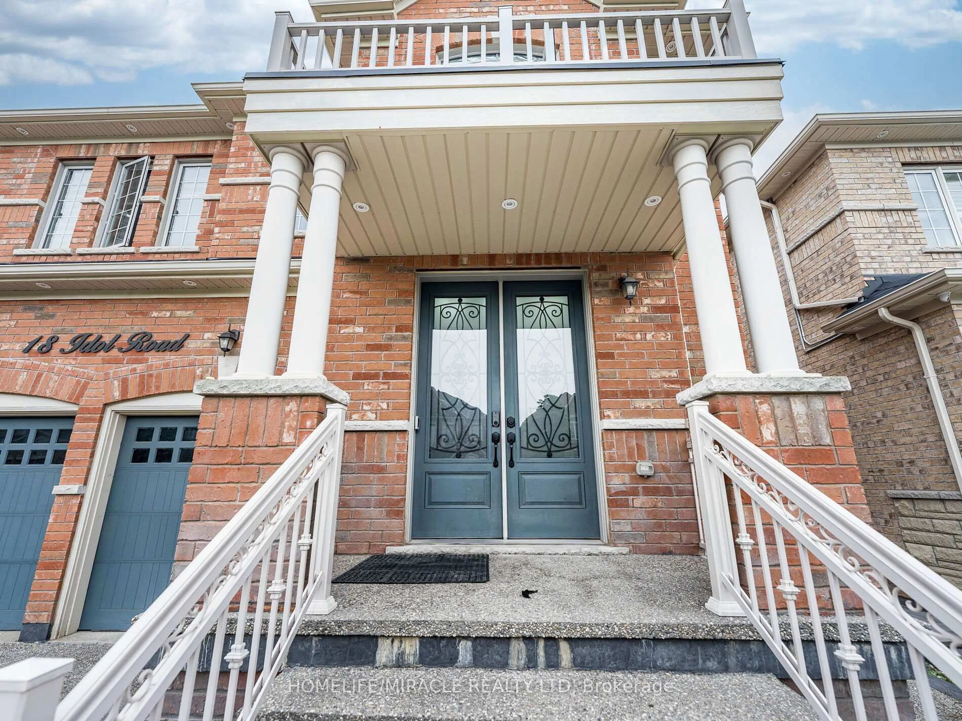 Unknown for 18 Idol Rd, Brampton Ontario L6X 5N6