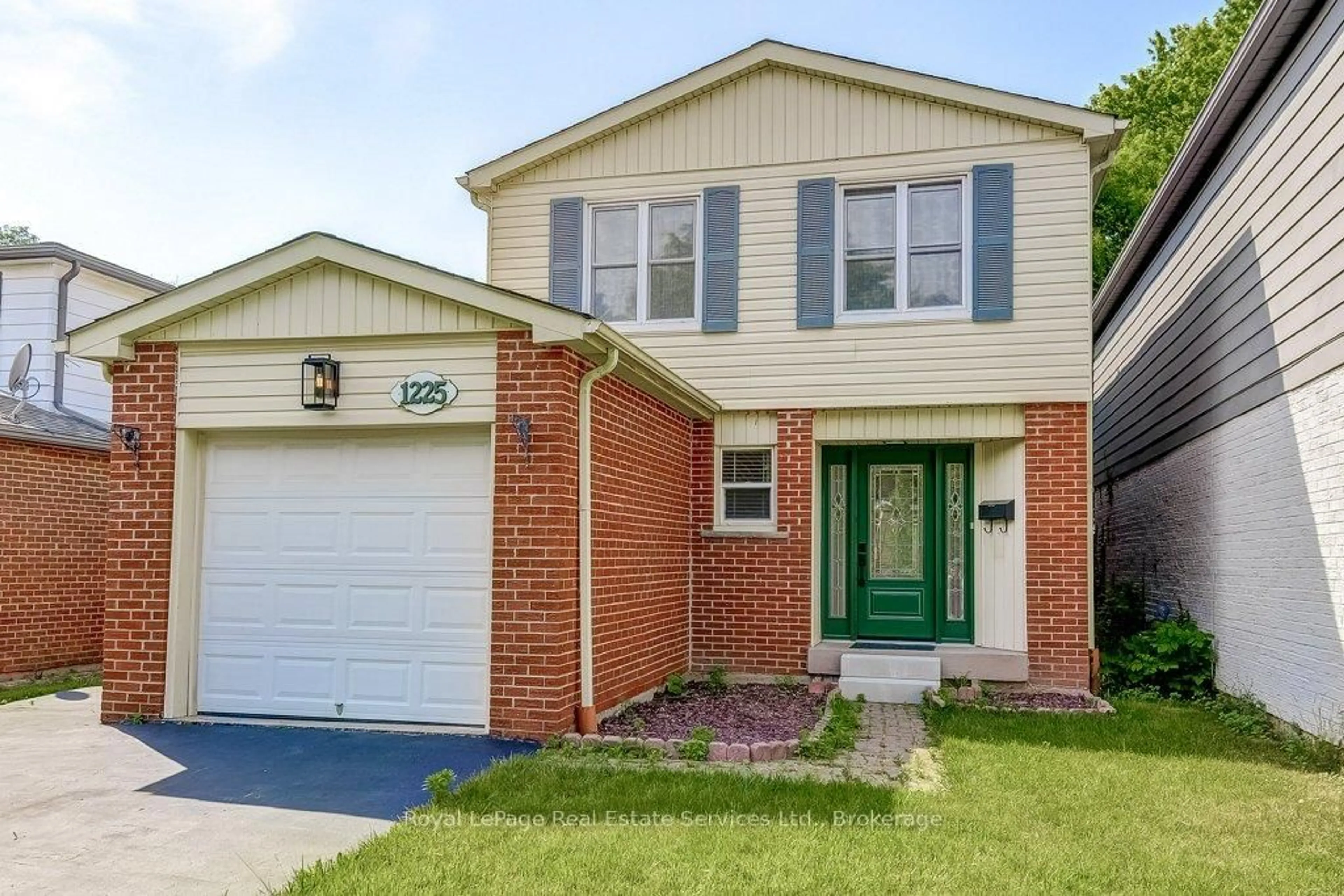 Home with brick exterior material, street for 1225 Consort Cres, Burlington Ontario L7M 1J8