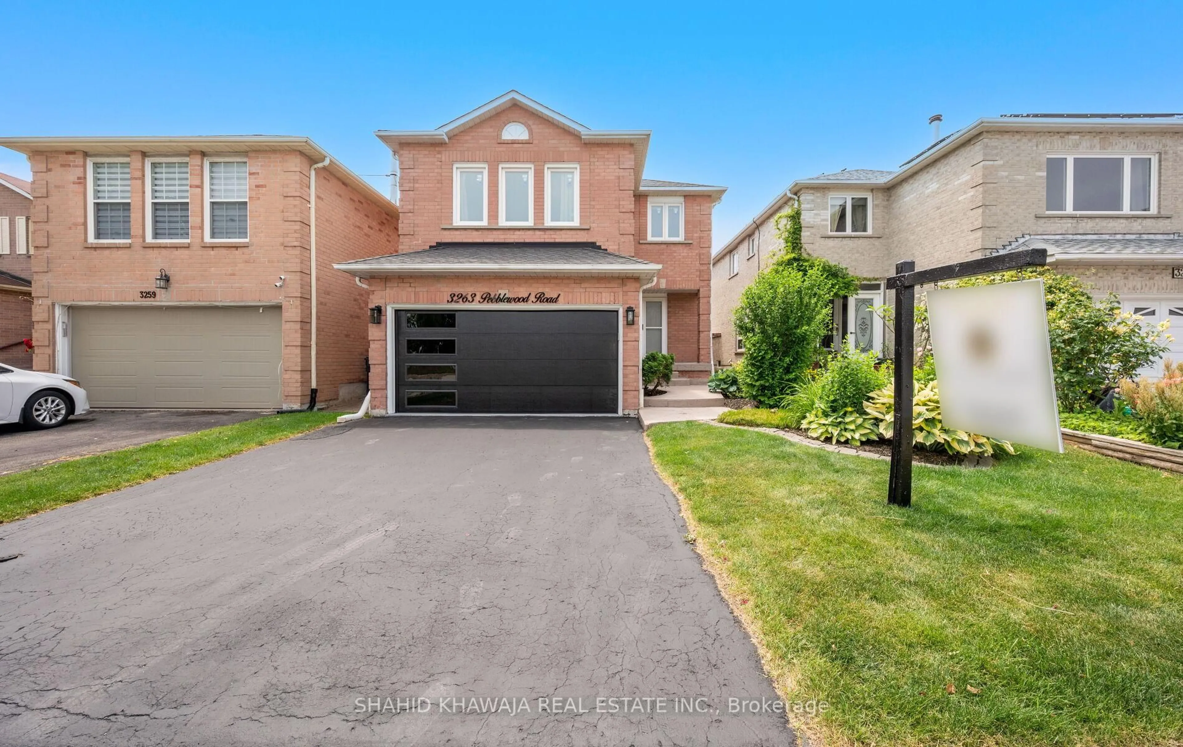Home with brick exterior material, street for 3263 Pebblewood Rd, Mississauga Ontario L5N 6P4