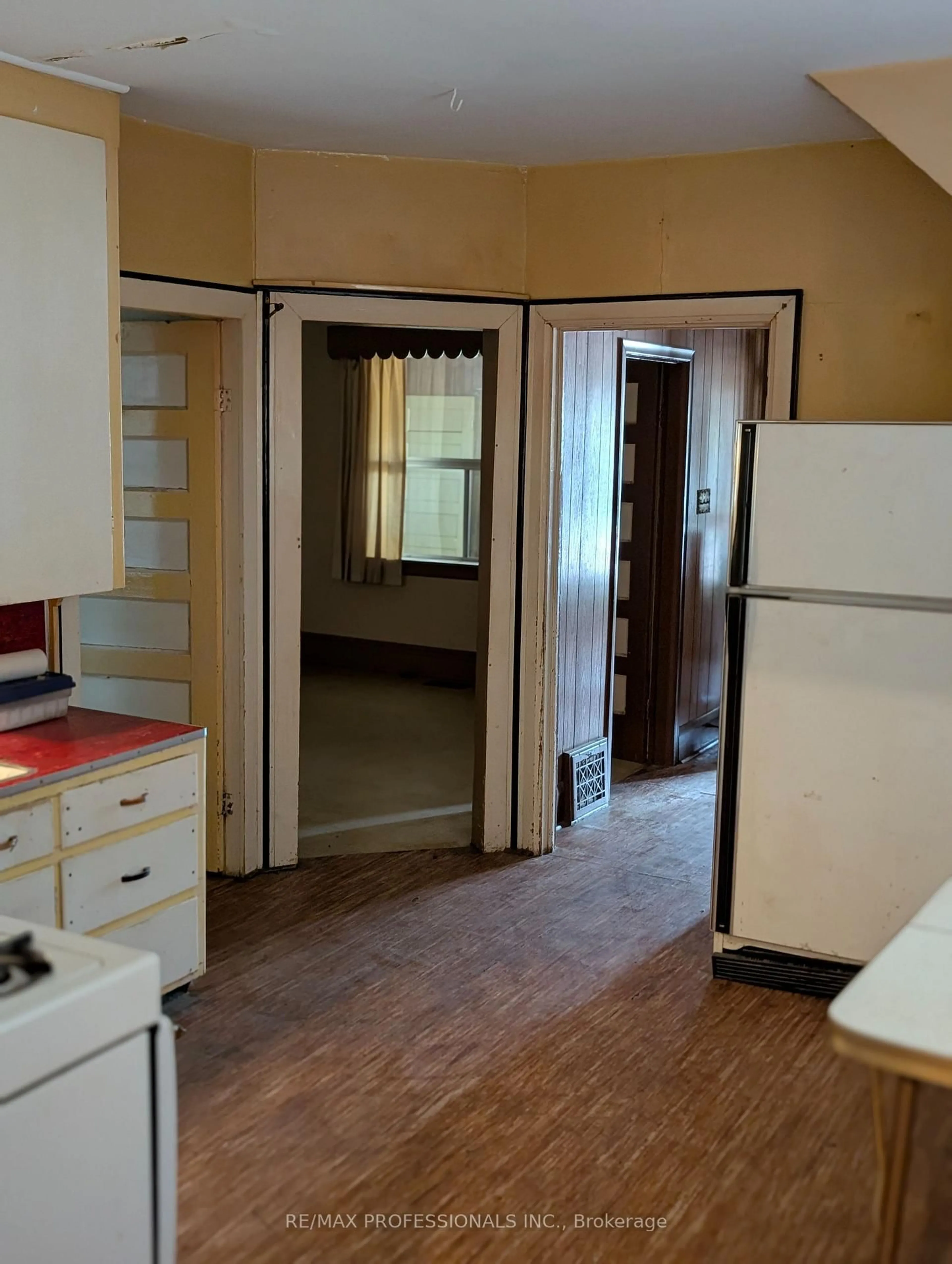 A pic of a room for 13 Fifteenth St, Toronto Ontario M8V 3J3