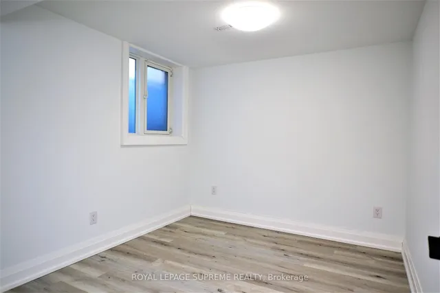 Additional image 36 of 514 Petawawa Cres