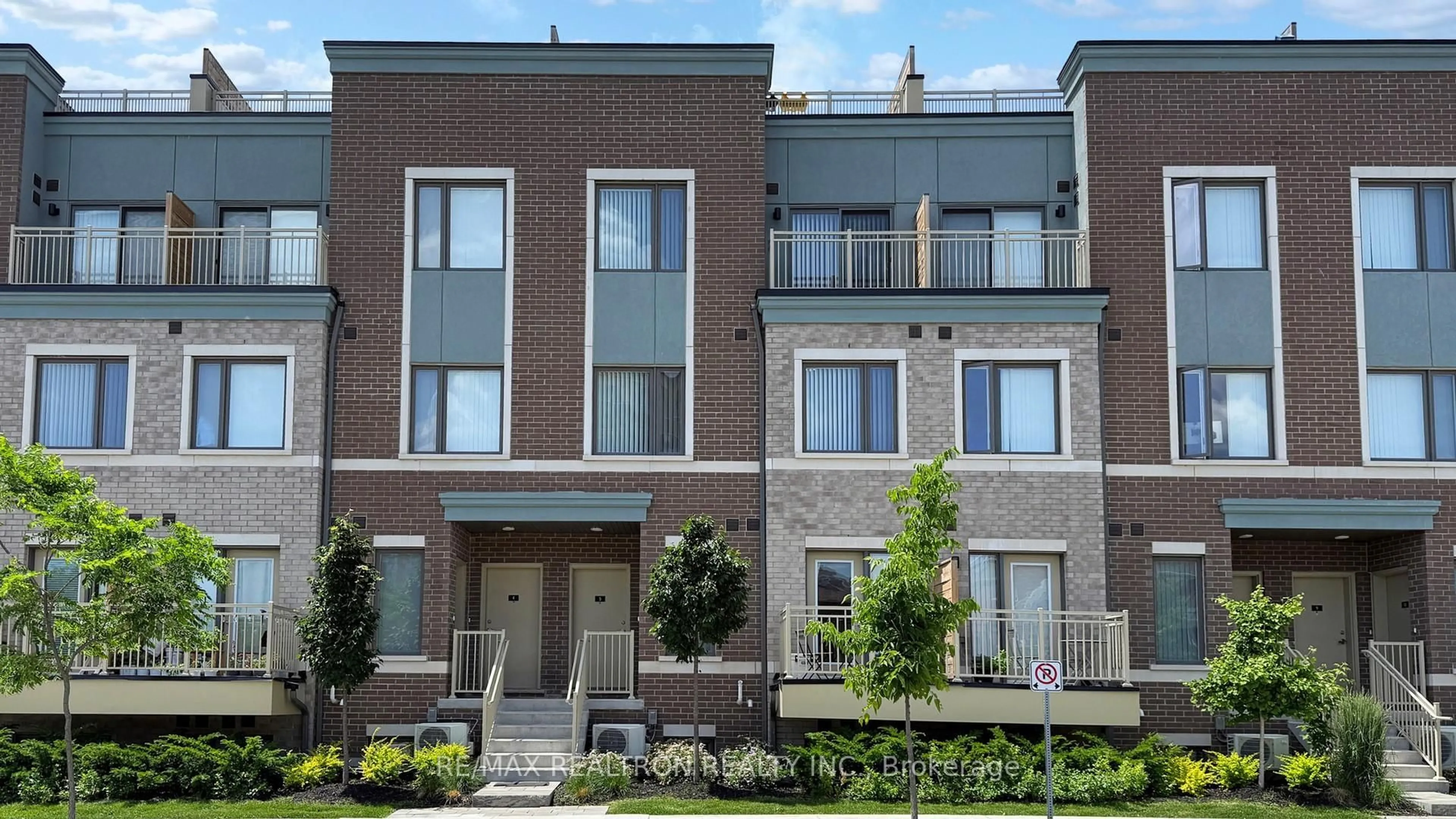 Home with brick exterior material, street for 260 Twelfth St #5, Toronto Ontario M8V 0J6