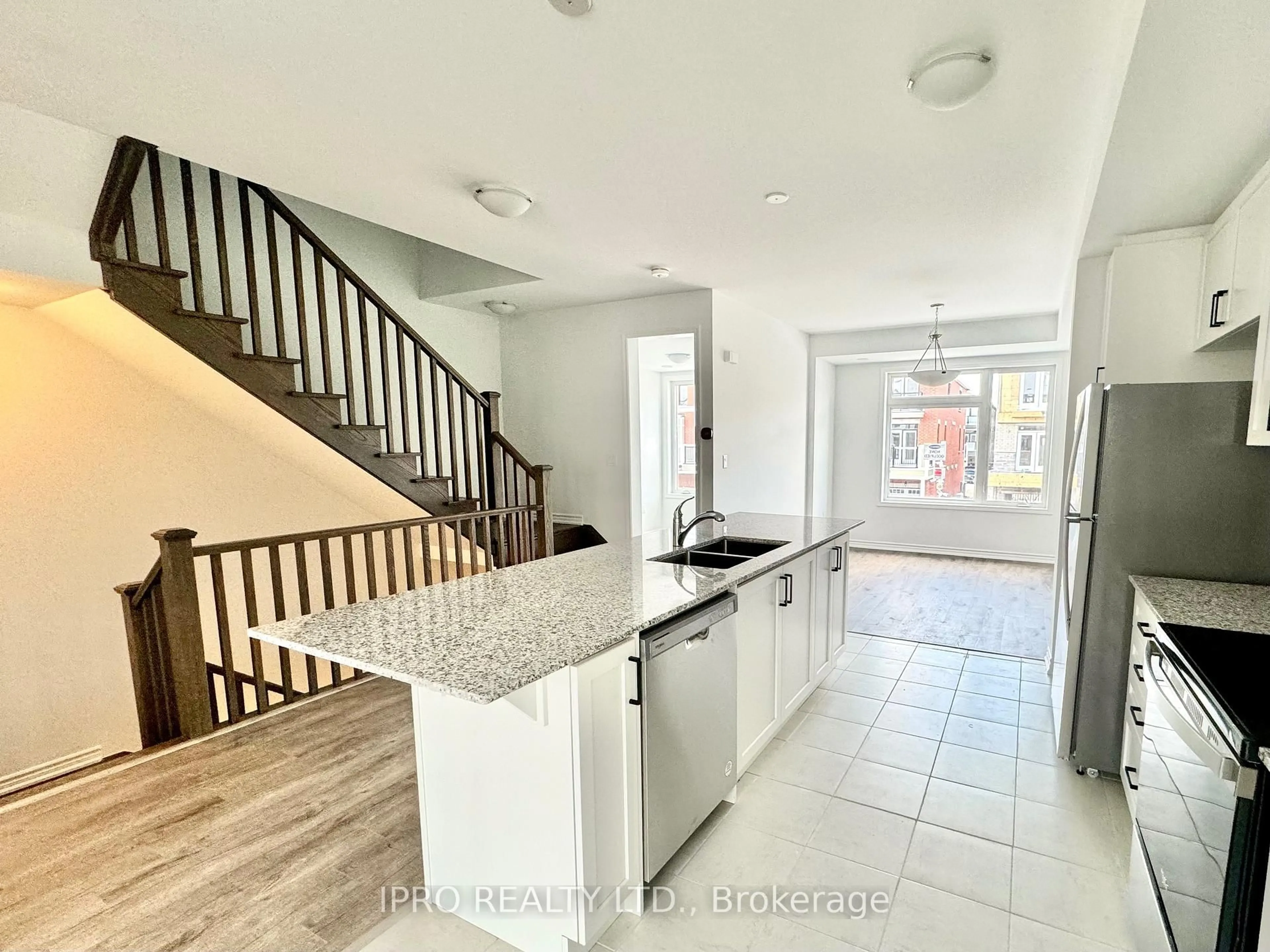 Open concept kitchen, unknown for 214 Keppel Circ, Brampton Ontario L7A 5K3