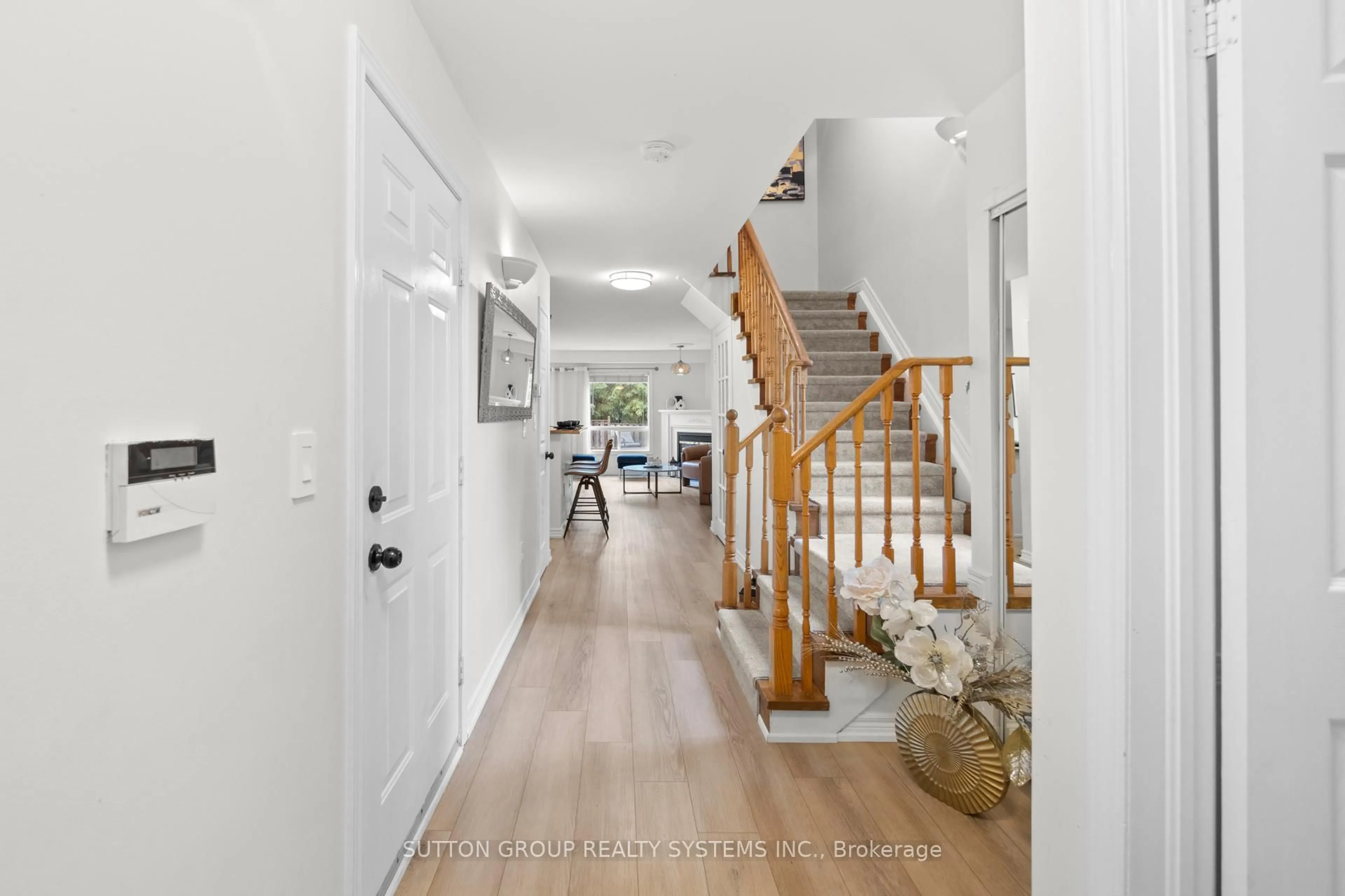 Indoor entryway for 2871 Darien Rd #35, Burlington Ontario L7M 4R6