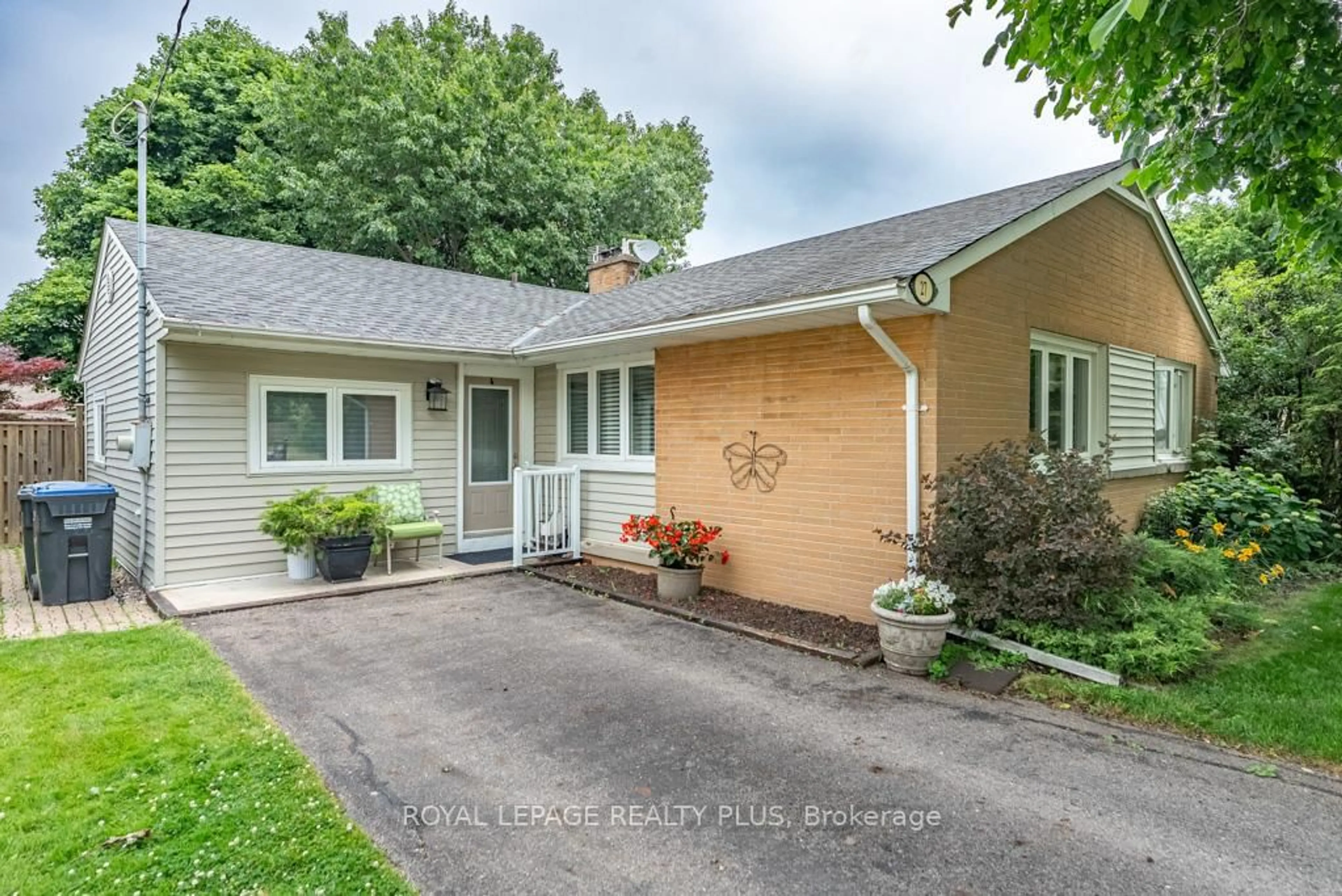 Unknown for 27 Sora Dr, Mississauga Ontario L5M 1B3
