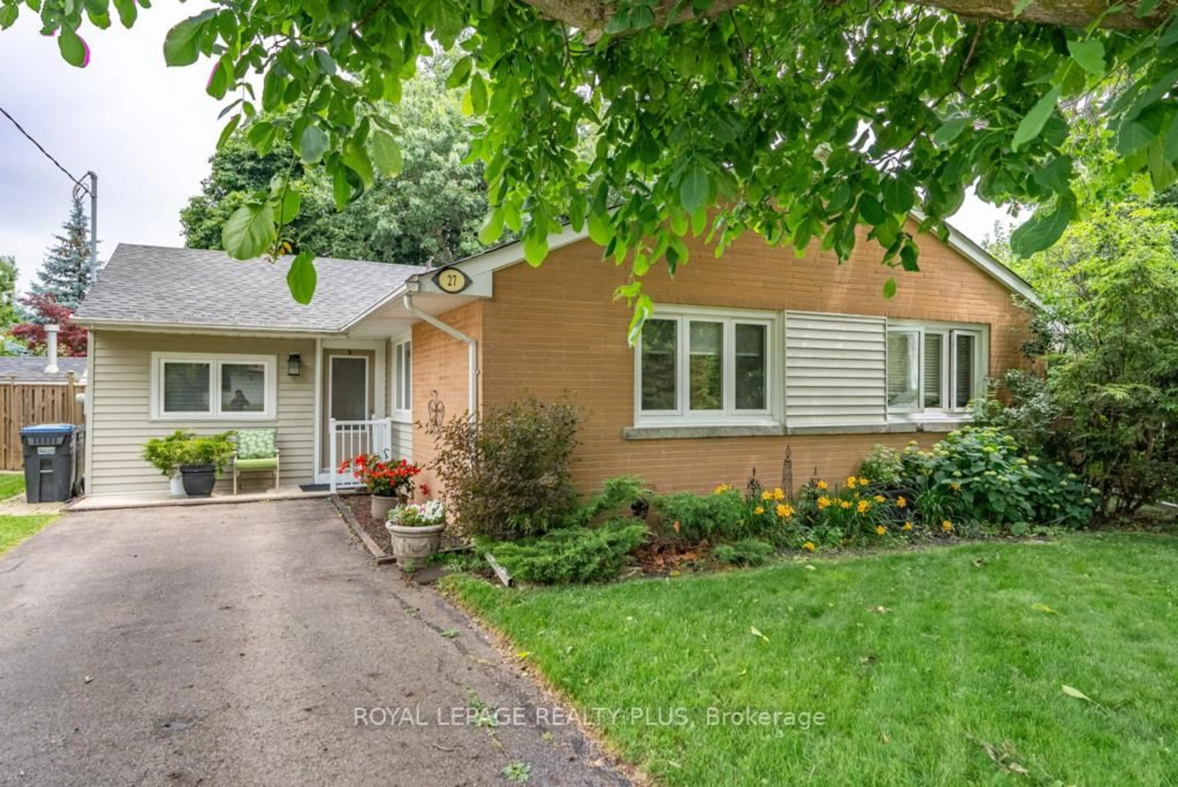Unknown for 27 Sora Dr, Mississauga Ontario L5M 1B3