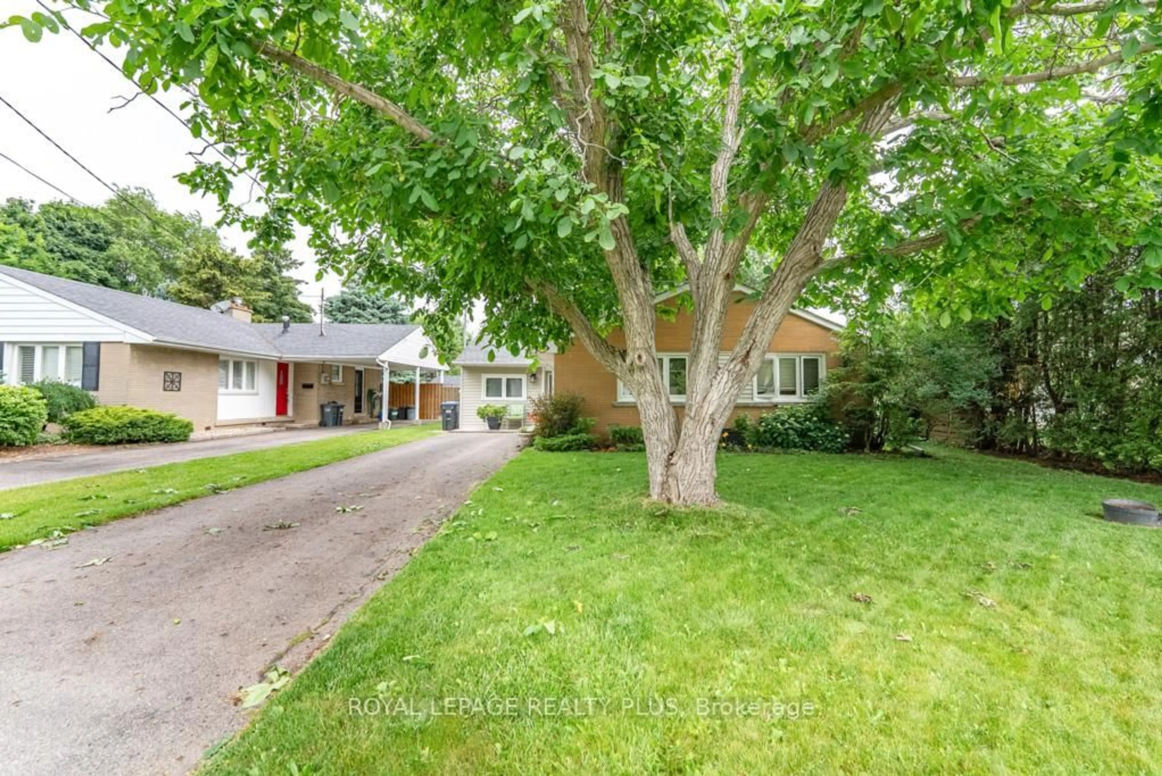 Unknown for 27 Sora Dr, Mississauga Ontario L5M 1B3