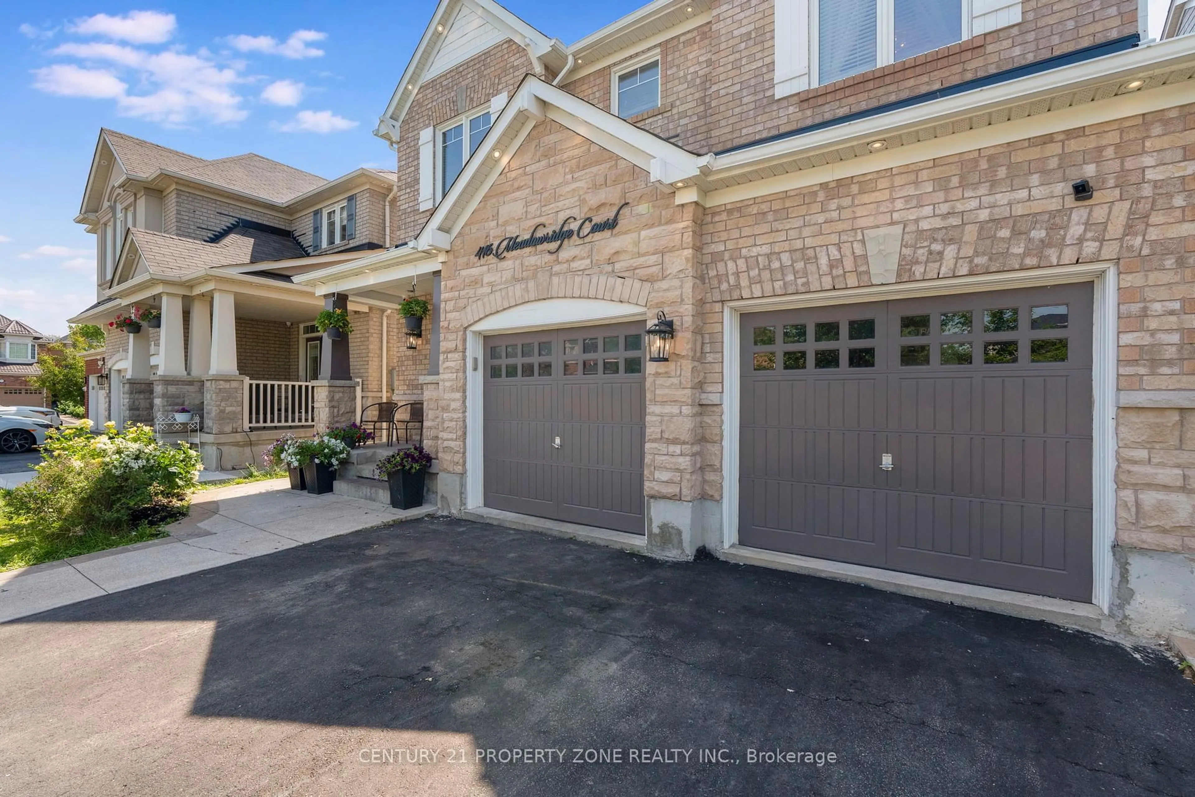 Home with brick exterior material, street for 416 Meadowridge Crt, Mississauga Ontario L5W 0B6