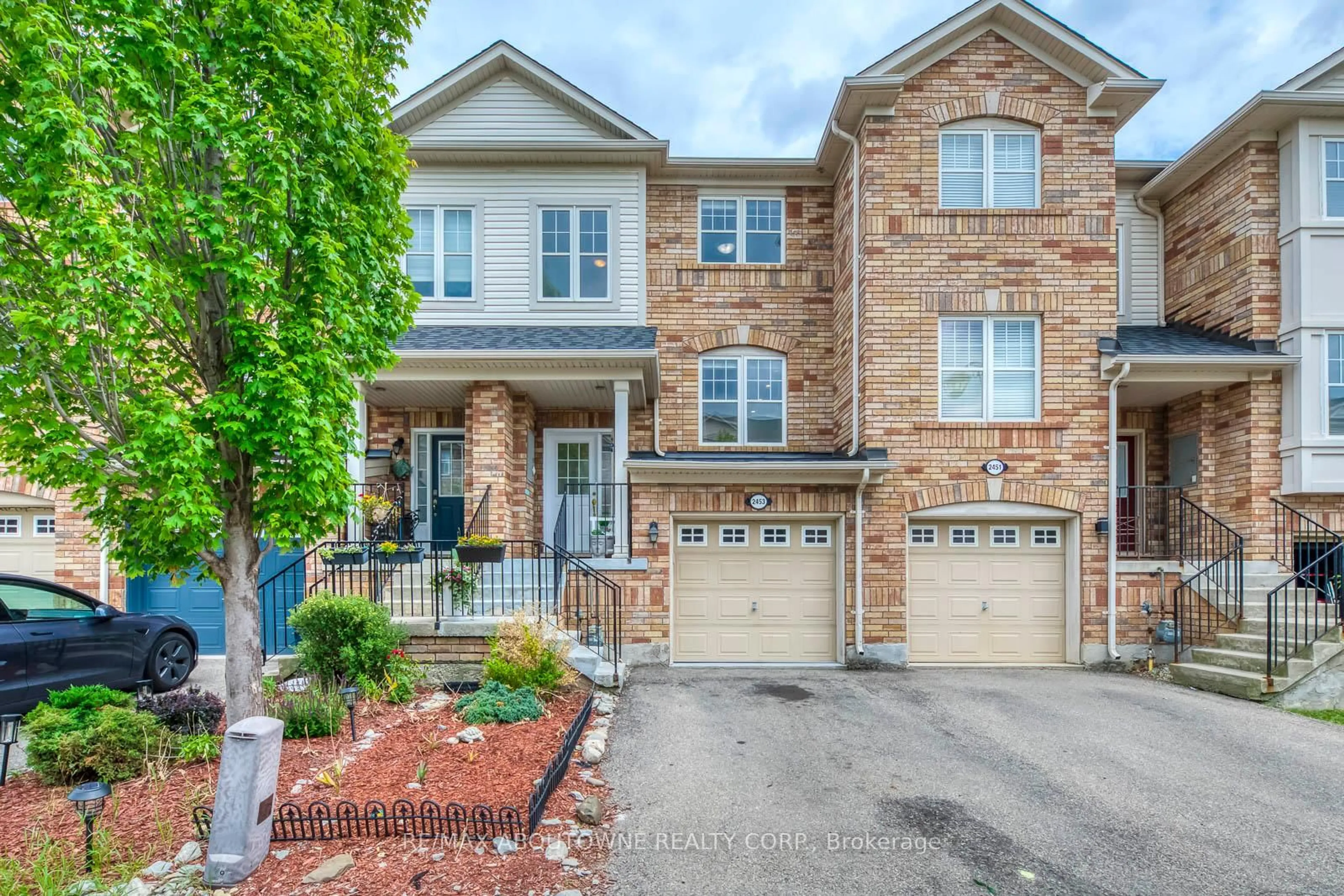 Home with brick exterior material, street for 2453 Coho Way, Oakville Ontario L6M 0G7