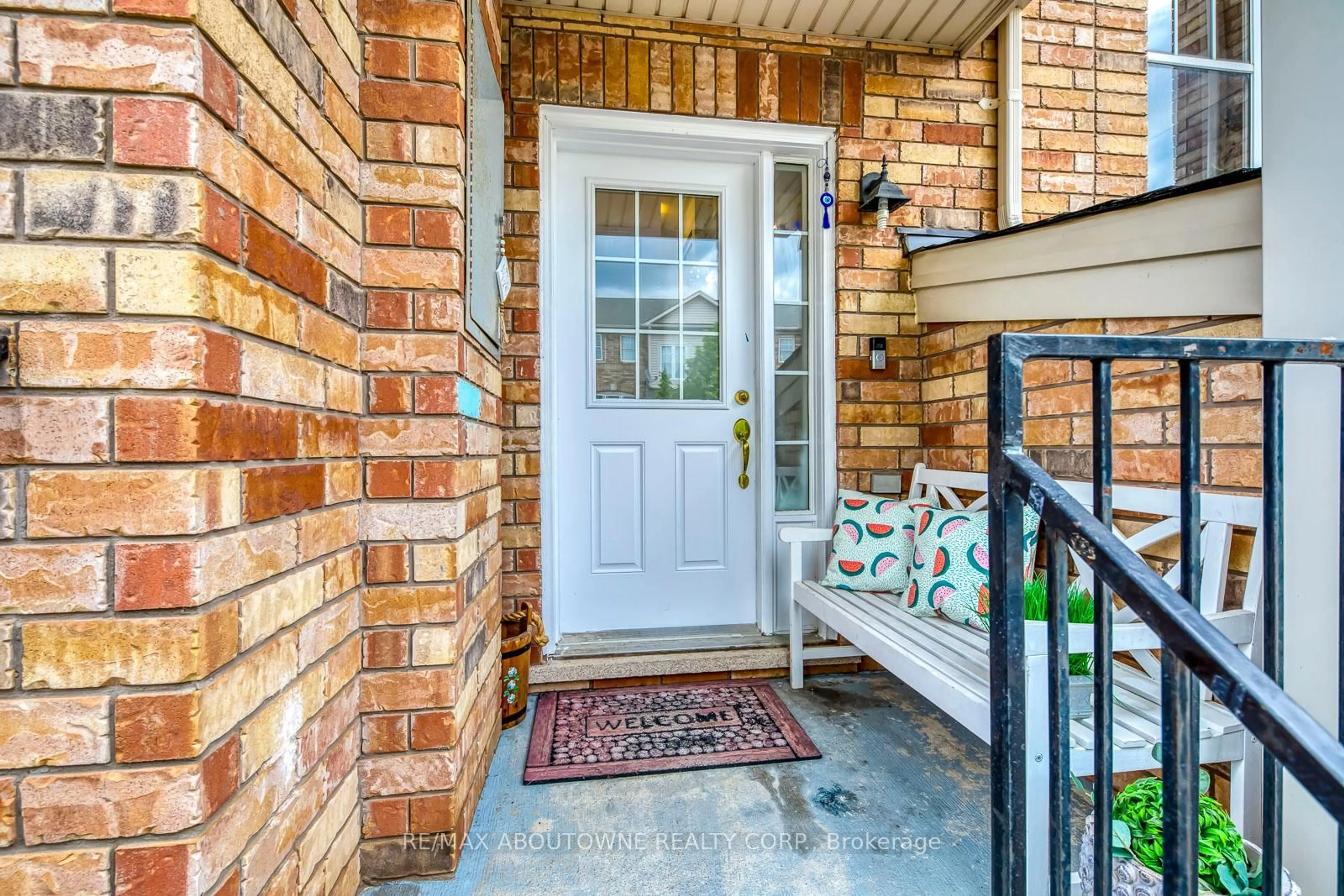 Indoor entryway for 2453 Coho Way, Oakville Ontario L6M 0G7