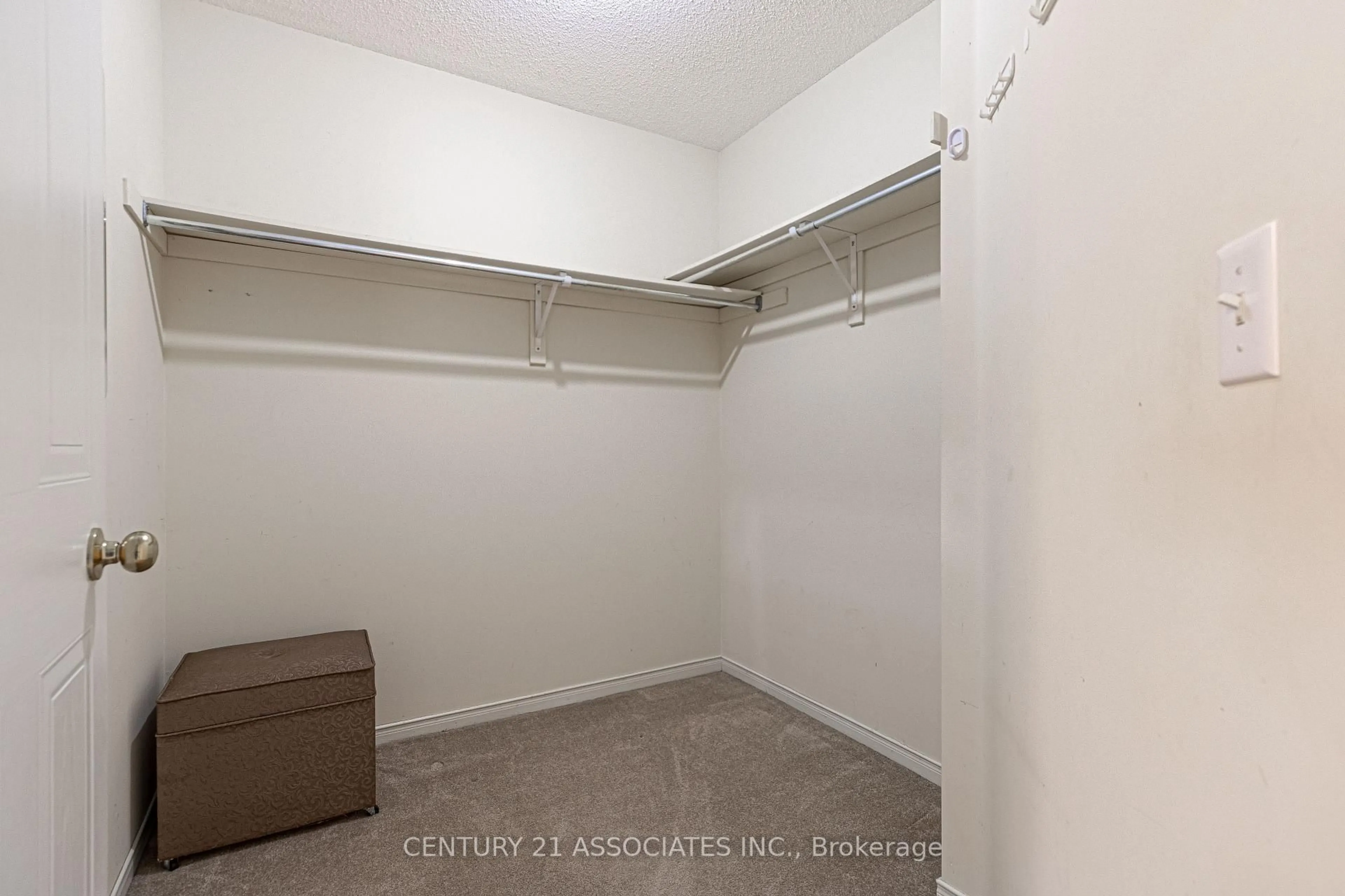 Storage room or clothes room or walk-in closet for 5817 Sidmouth St, Mississauga Ontario L5V 2K3