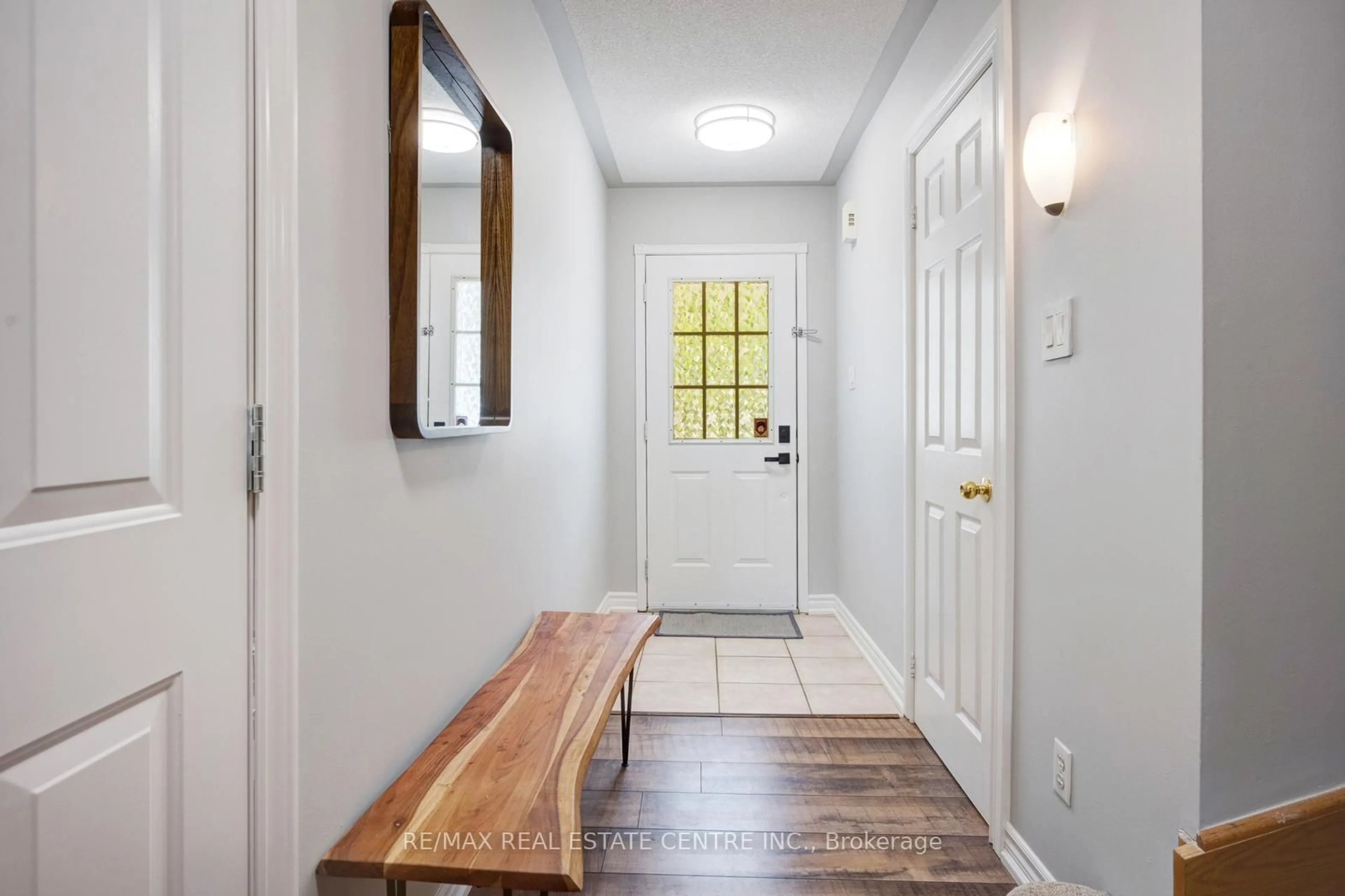 Indoor entryway for 5525 Palmerston Cres #83, Mississauga Ontario L5M 6C7