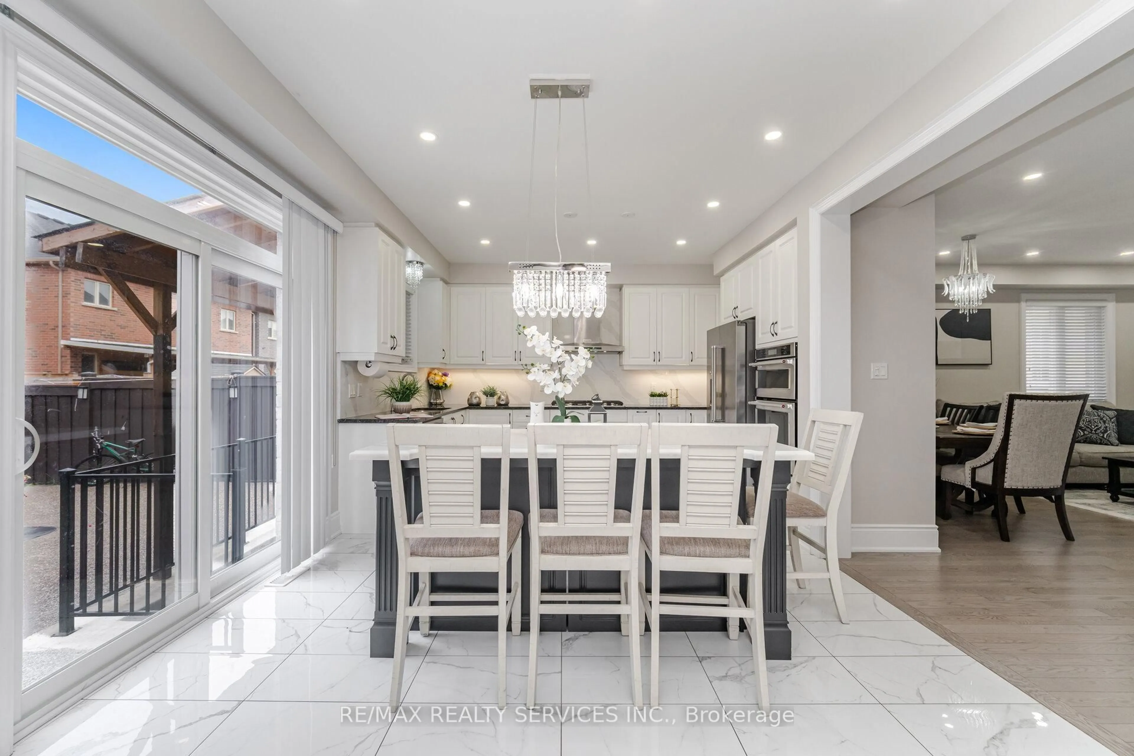 Contemporary kitchen, ceramic/tile floor for 106 Folgate Cres, Brampton Ontario L6R 4A7