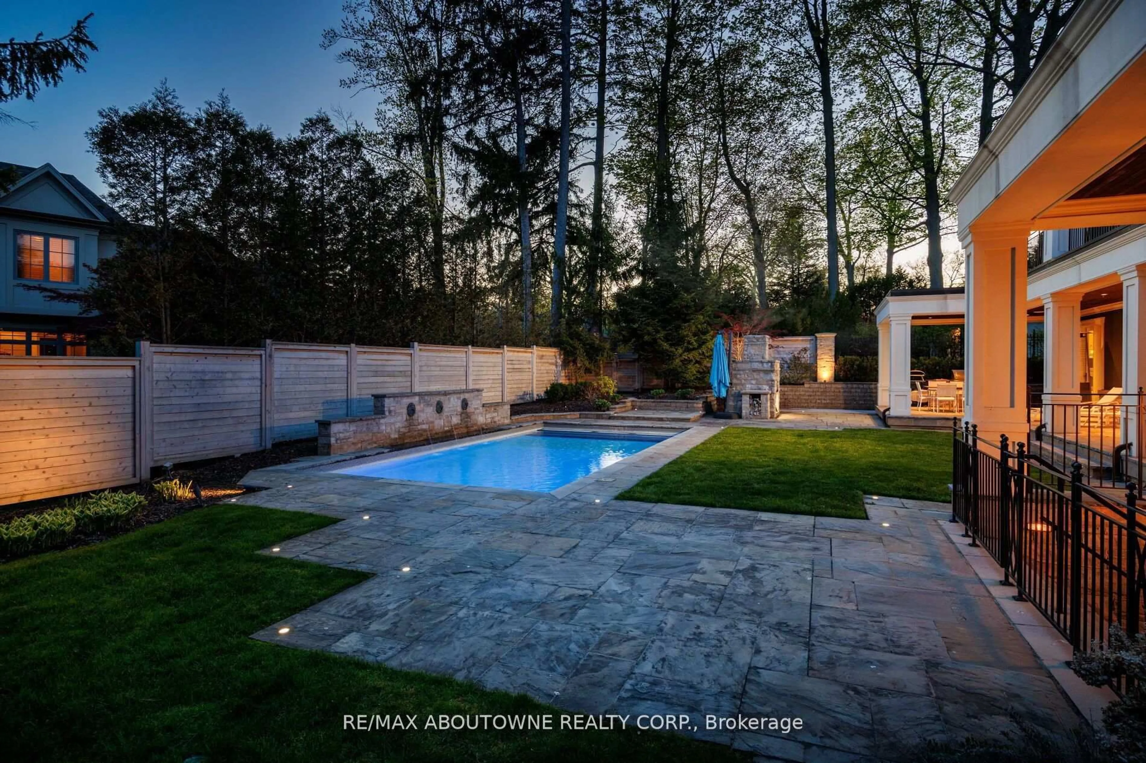 Pool for 64 Brentwood Rd, Oakville Ontario L6J 4B6