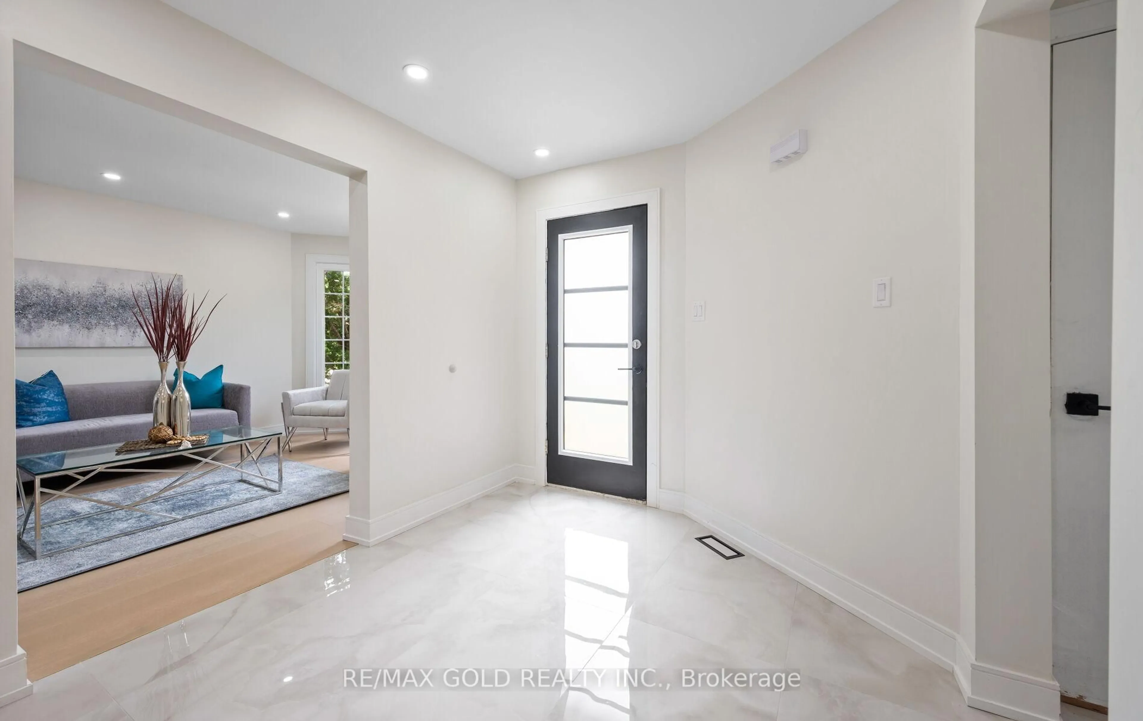 Indoor entryway for 68 Blackwell Pl, Brampton Ontario L6W 4L9