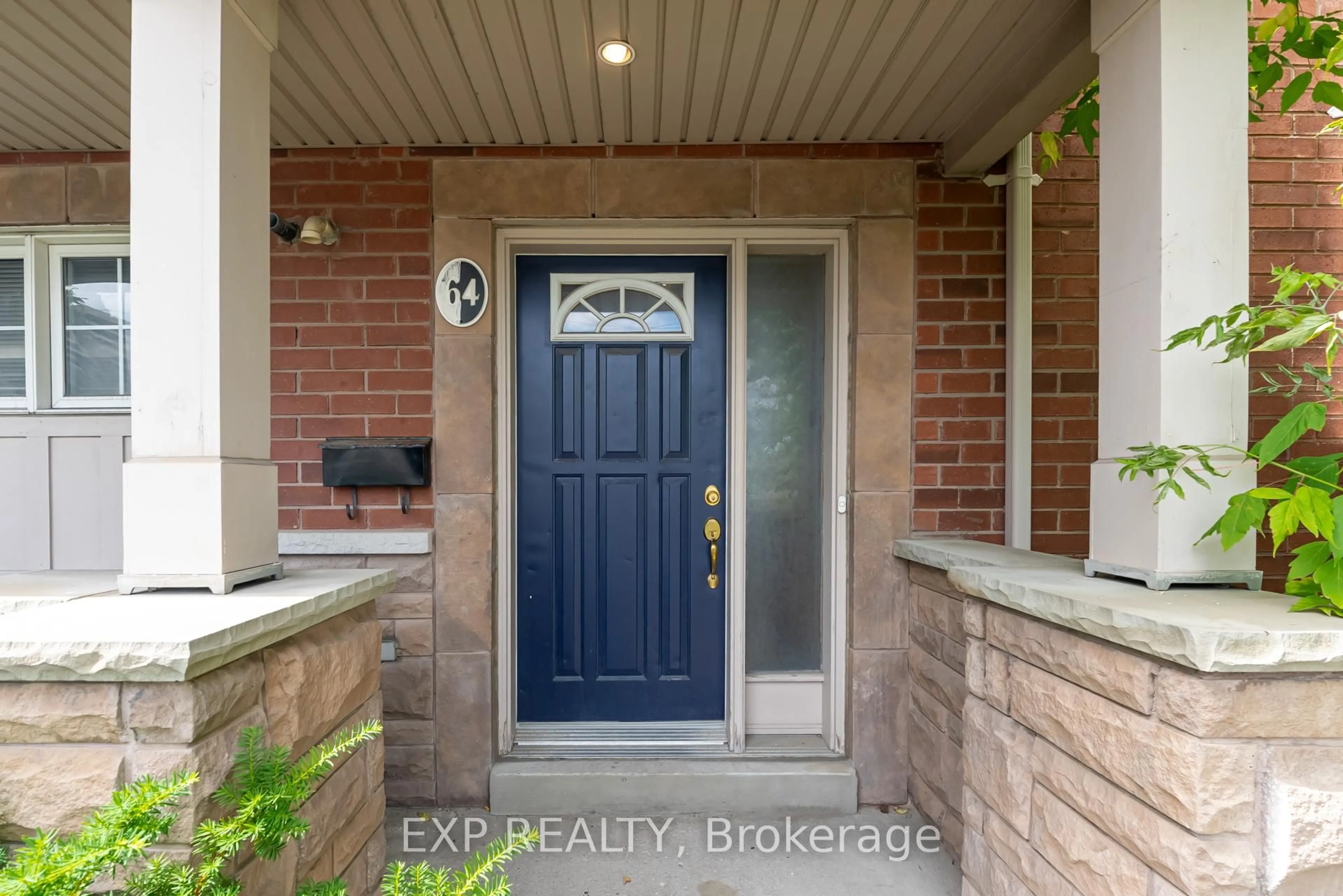 Indoor entryway for 365 Murray Ross Pkwy #64, Toronto Ontario M3J 3T7