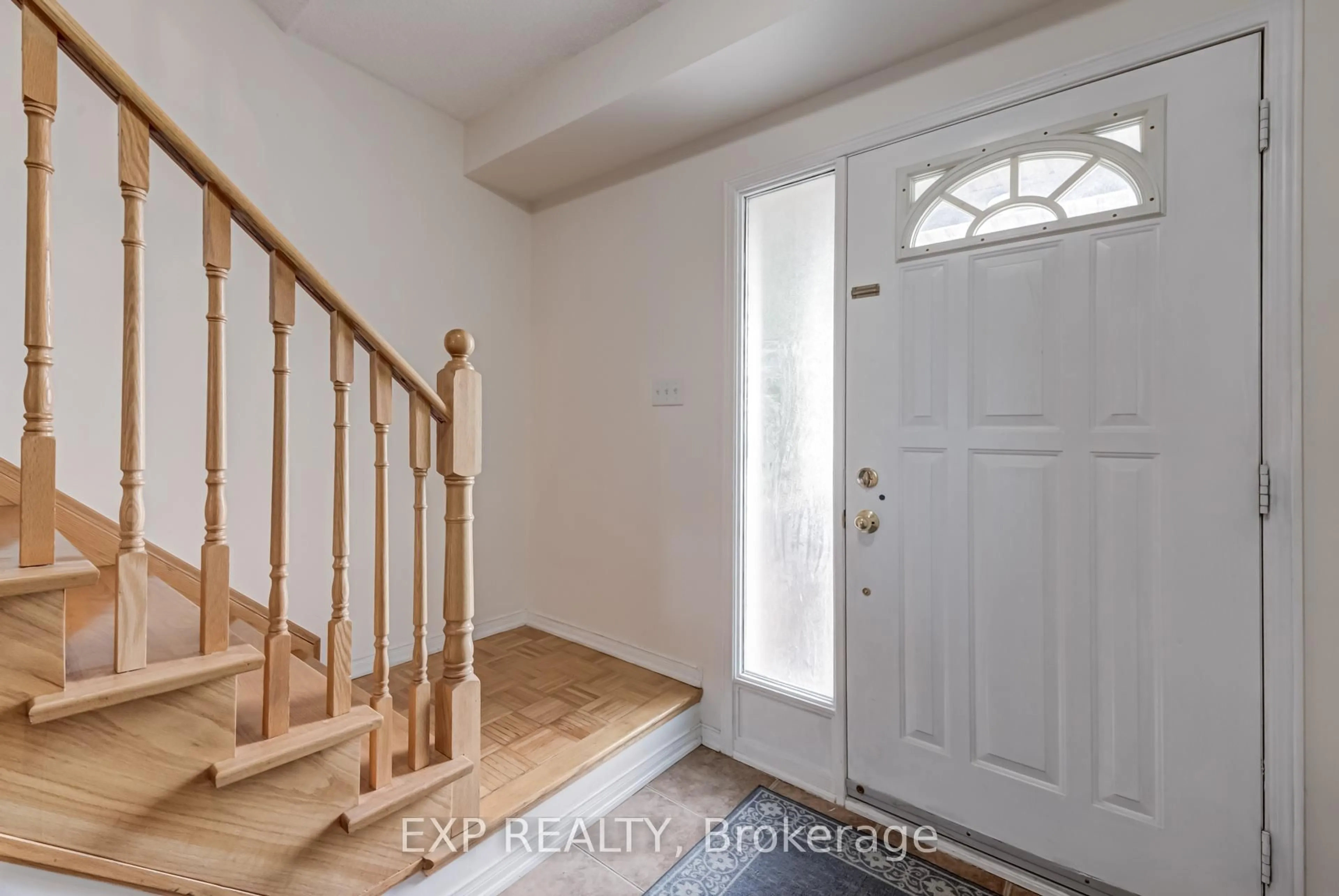 Indoor entryway for 365 Murray Ross Pkwy #64, Toronto Ontario M3J 3T7