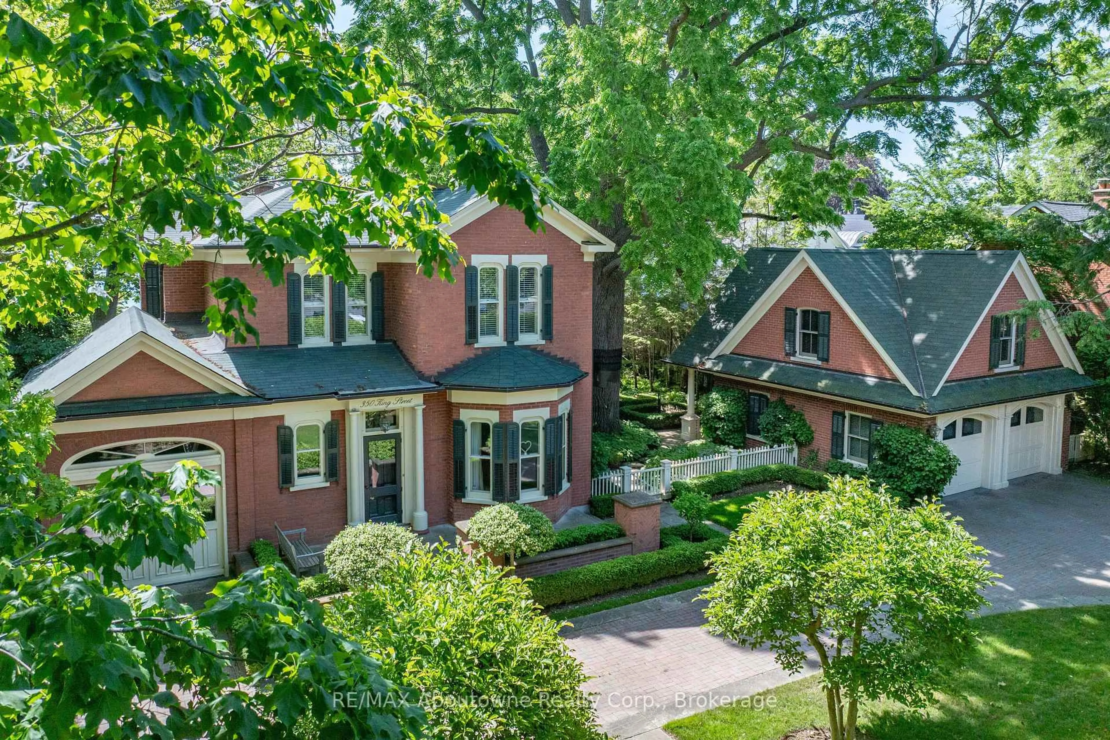 Home with brick exterior material, street for 350 King St, Oakville Ontario L6J 1C2