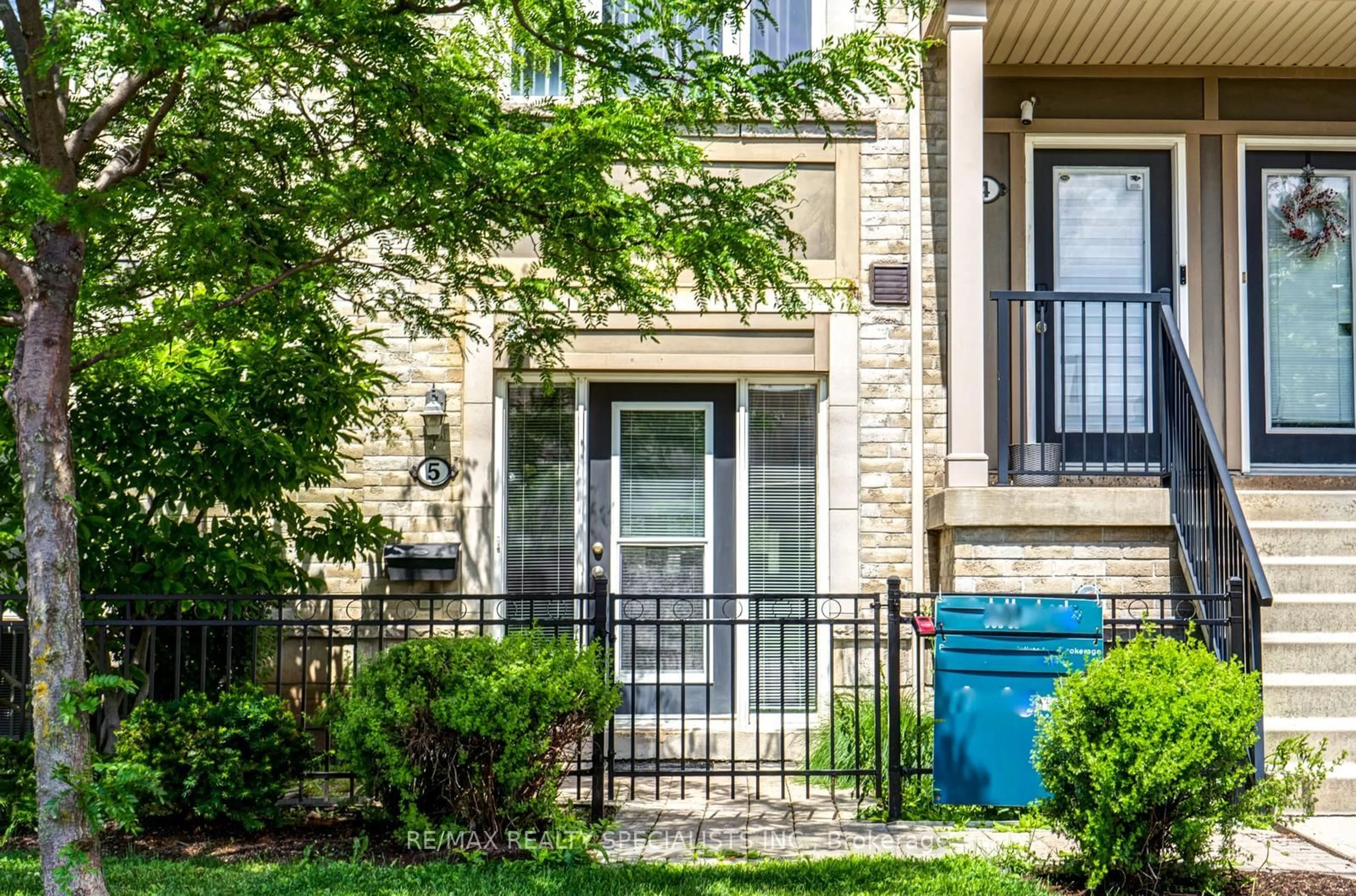 Unknown for 2915 Hazelton Pl #5, Mississauga Ontario L5M 0S3