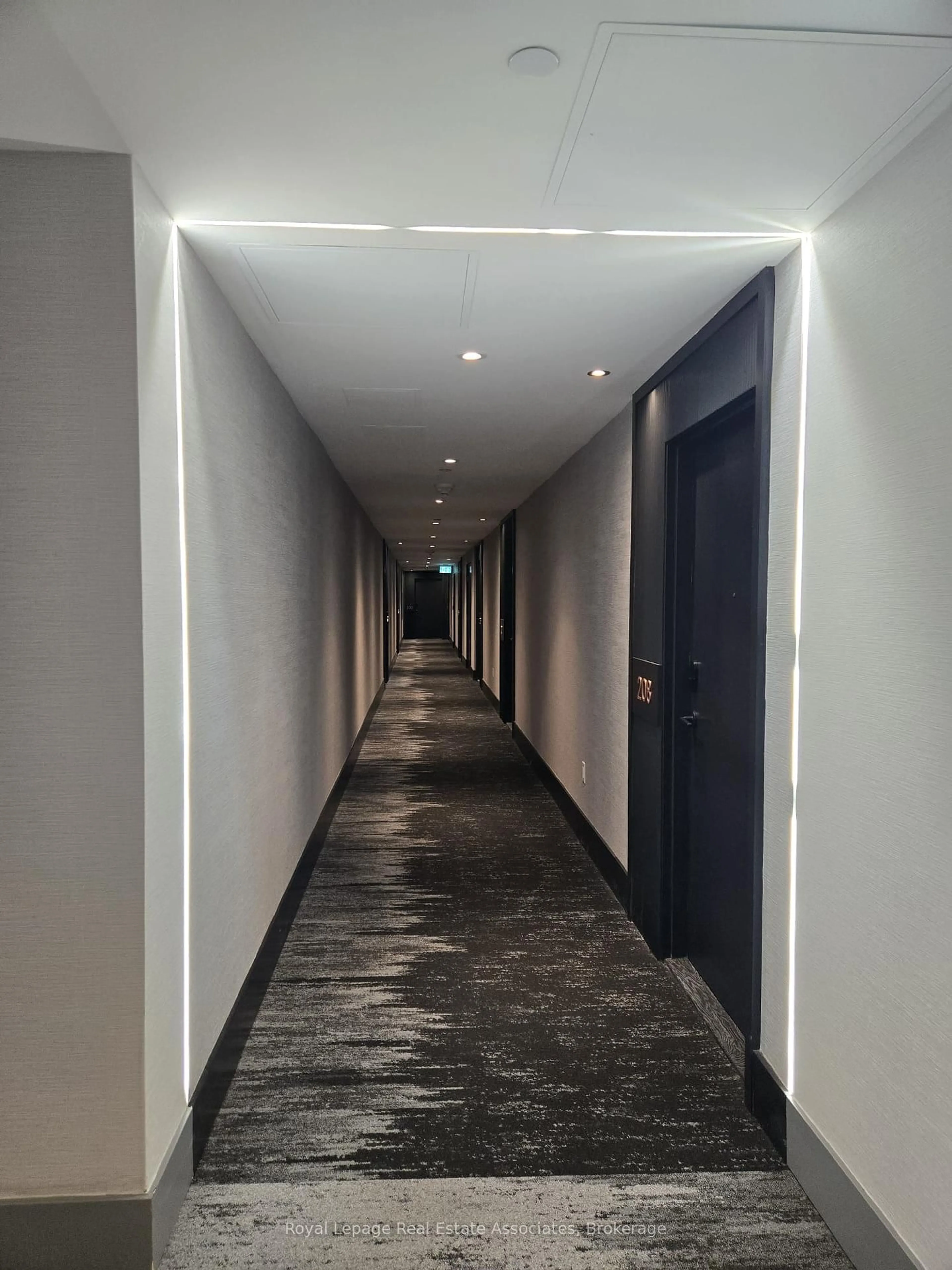 Indoor foyer for 2450 Old Bronte Rd #204, Oakville Ontario L6M 4J2