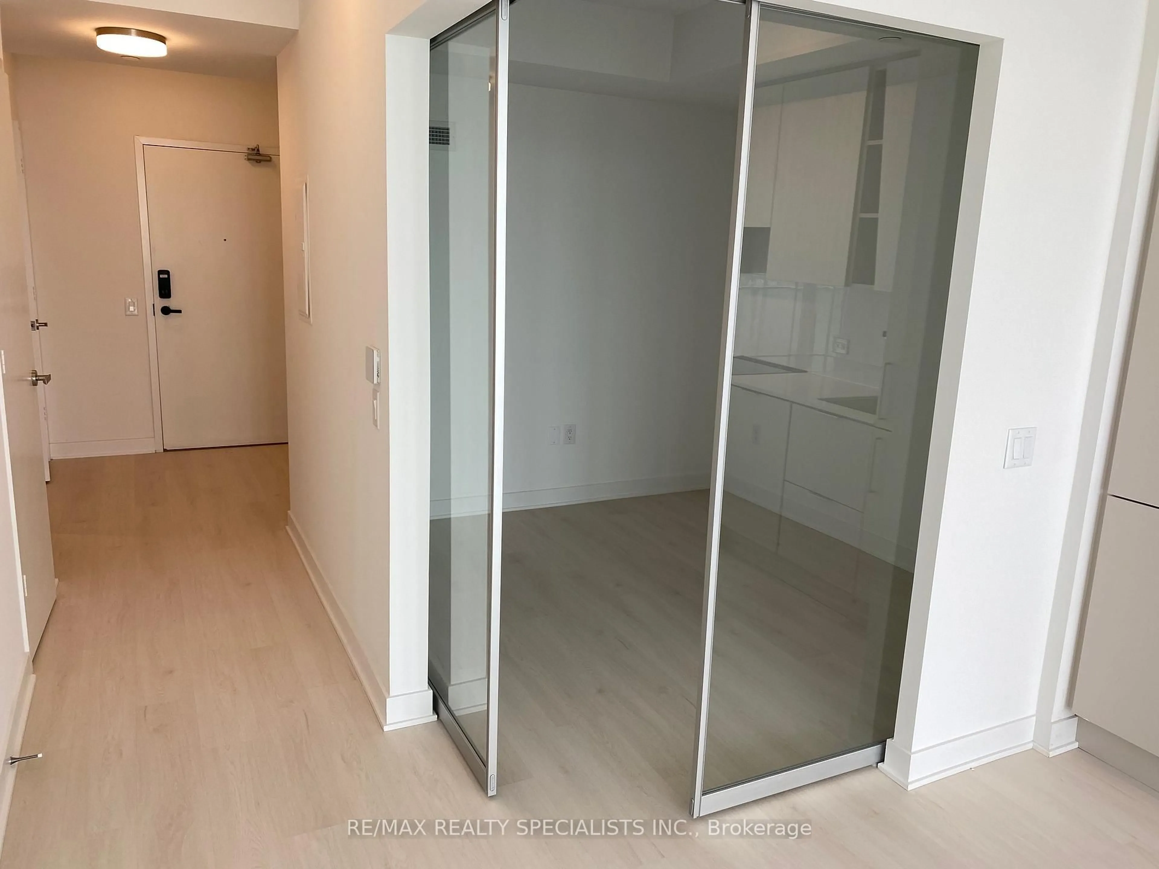 A pic of a room for 3900 Confederation Pkwy #4505, Mississauga Ontario L5B 0M3