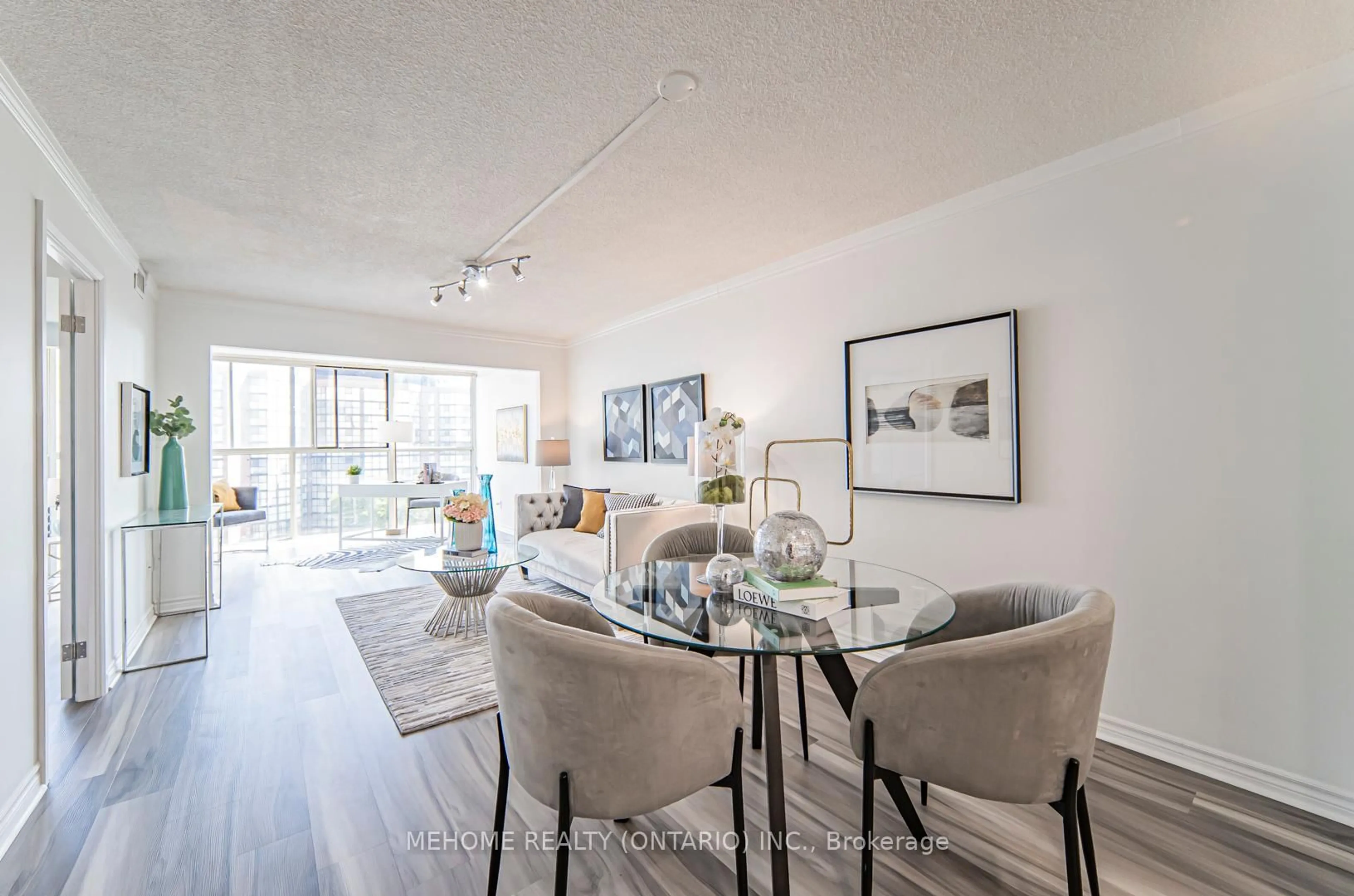 Unknown for 2091 Hurontario St #810, Mississauga Ontario L5A 4E6