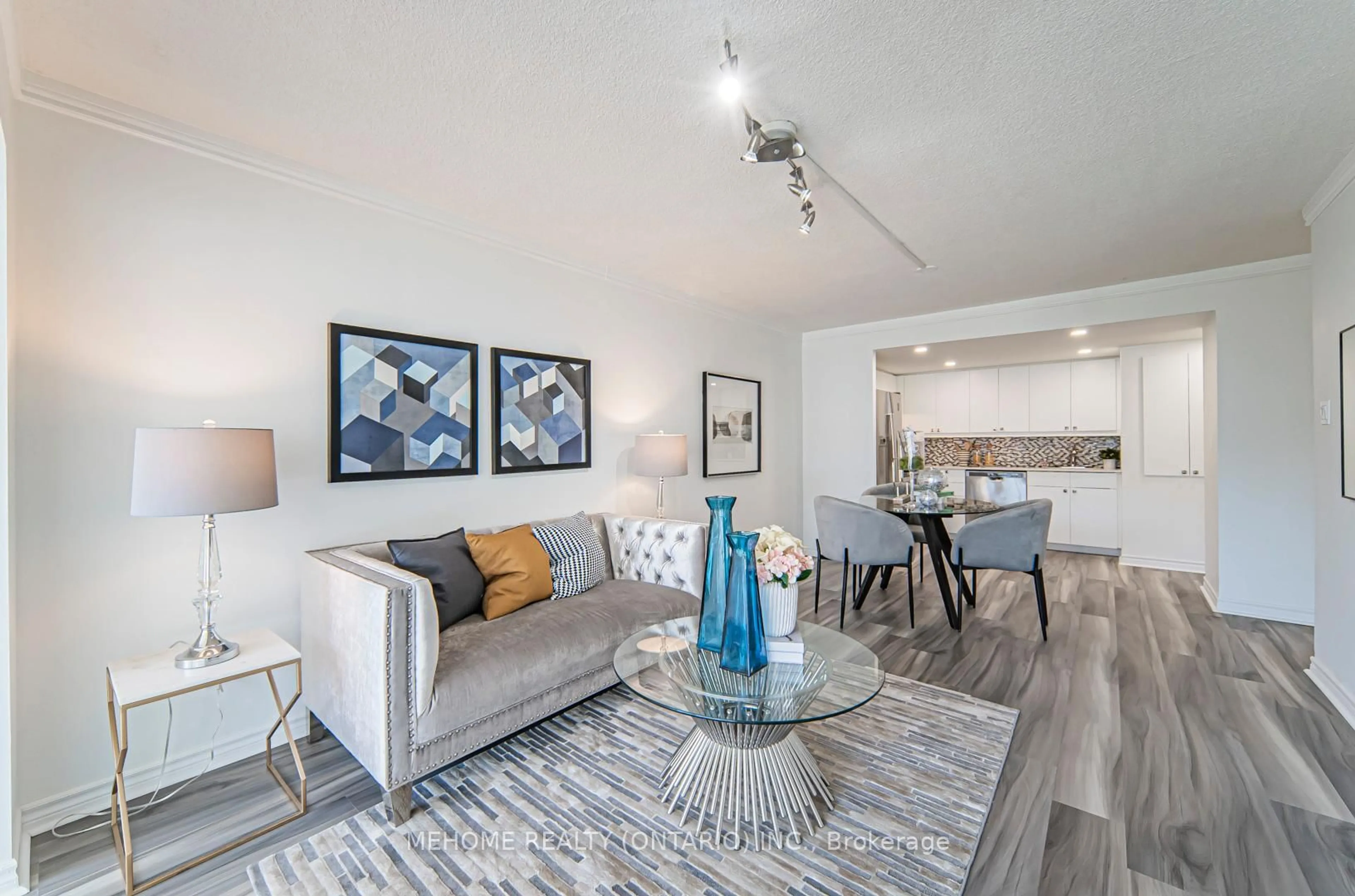 Living room with furniture, unknown for 2091 Hurontario St #810, Mississauga Ontario L5A 4E6