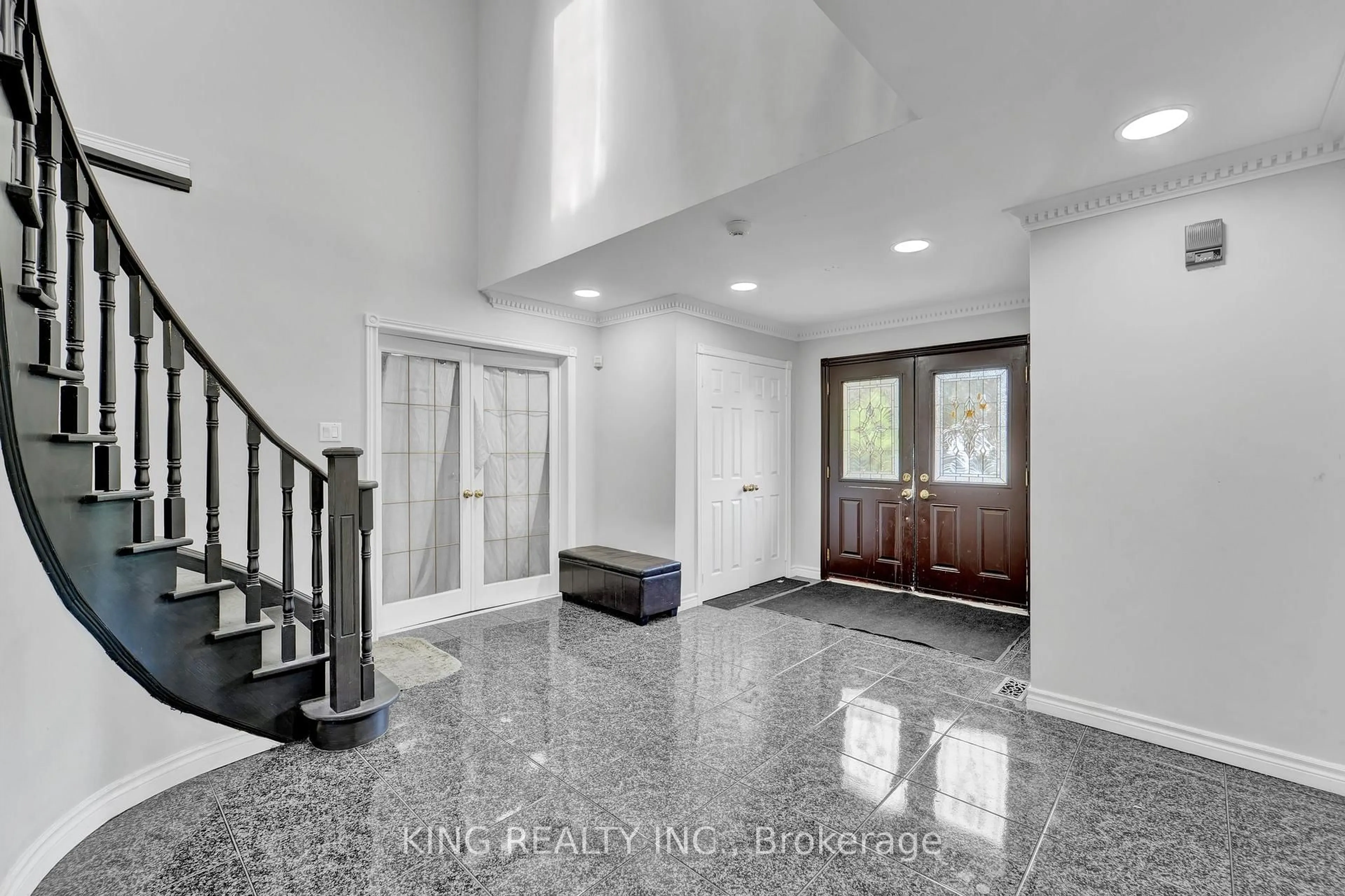 Indoor foyer for 24 Vogue Cres, Brampton Ontario L6Z 4M7