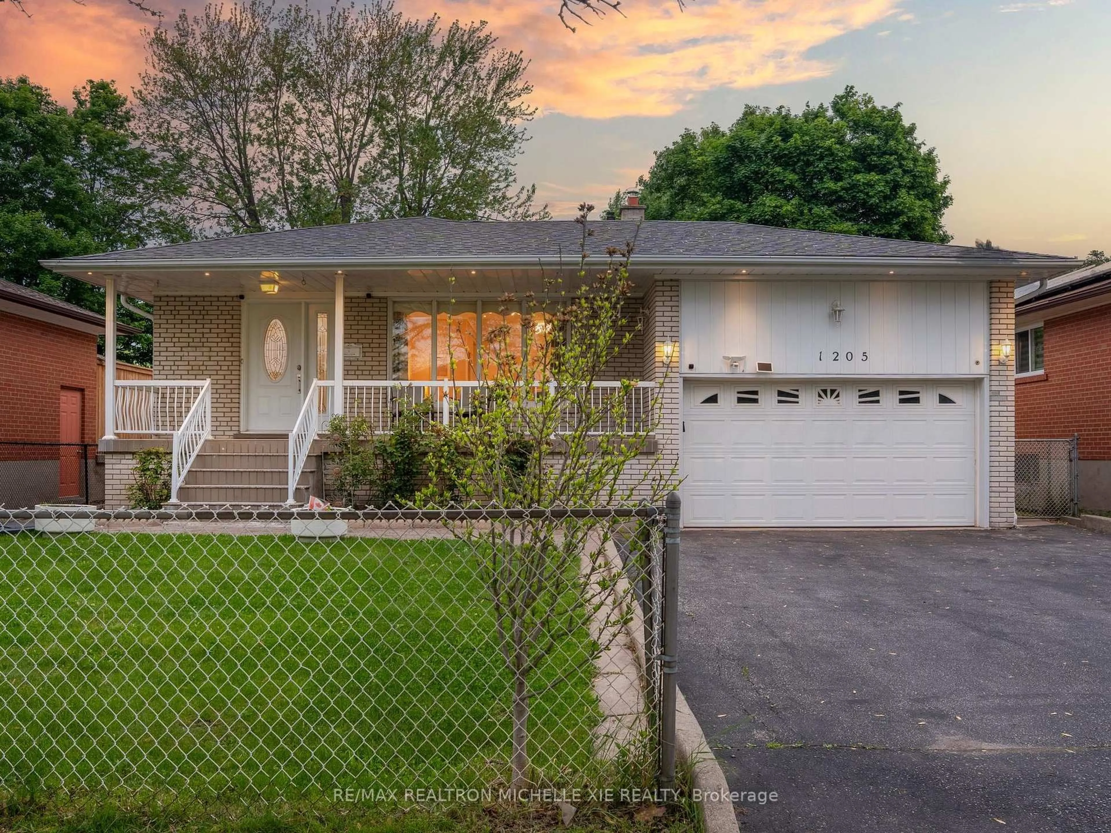 Home with vinyl exterior material, street for 1205 Forestwood Dr, Mississauga Ontario L5C 1H6
