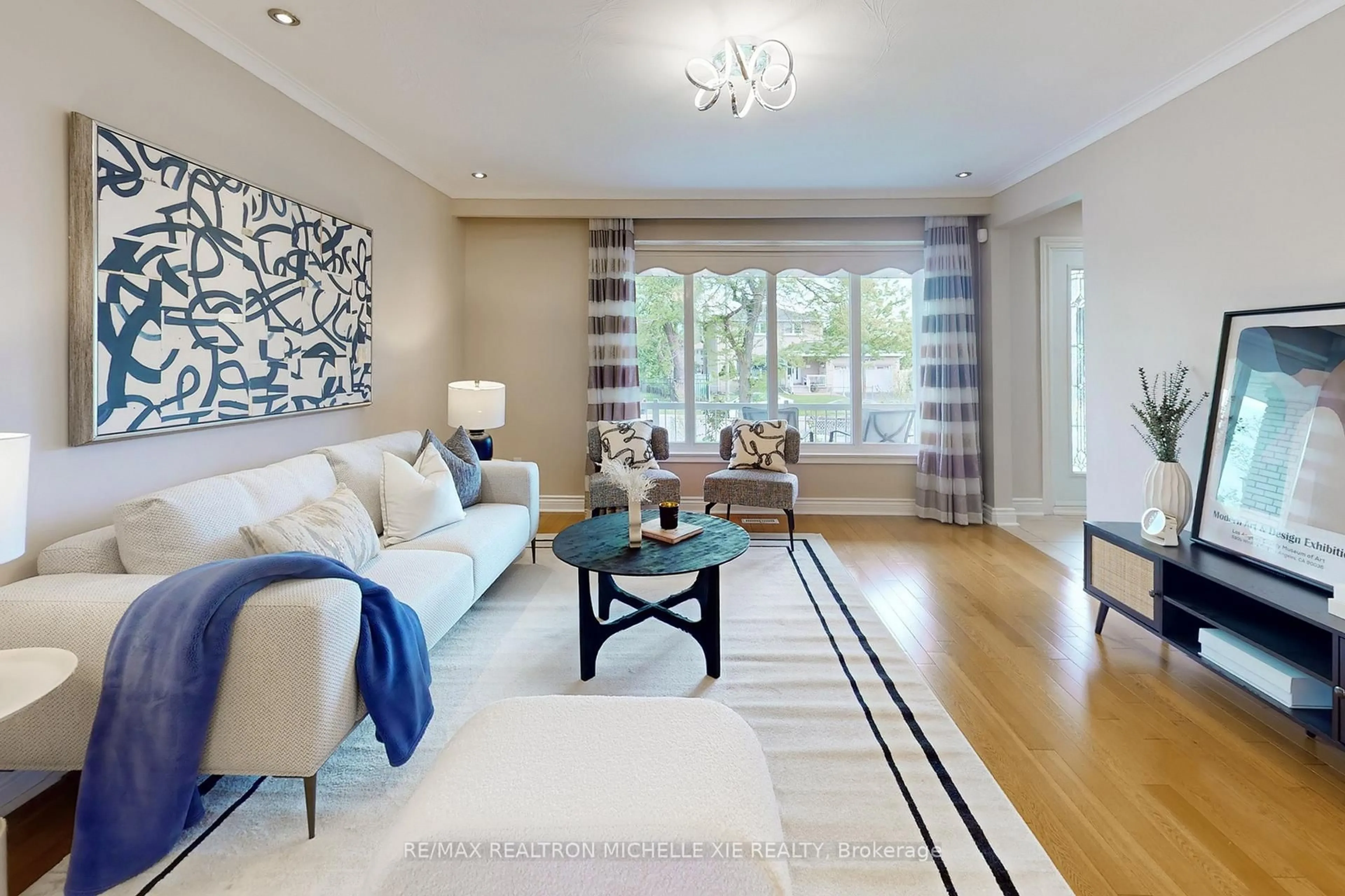 Living room with furniture, unknown for 1205 Forestwood Dr, Mississauga Ontario L5C 1H6