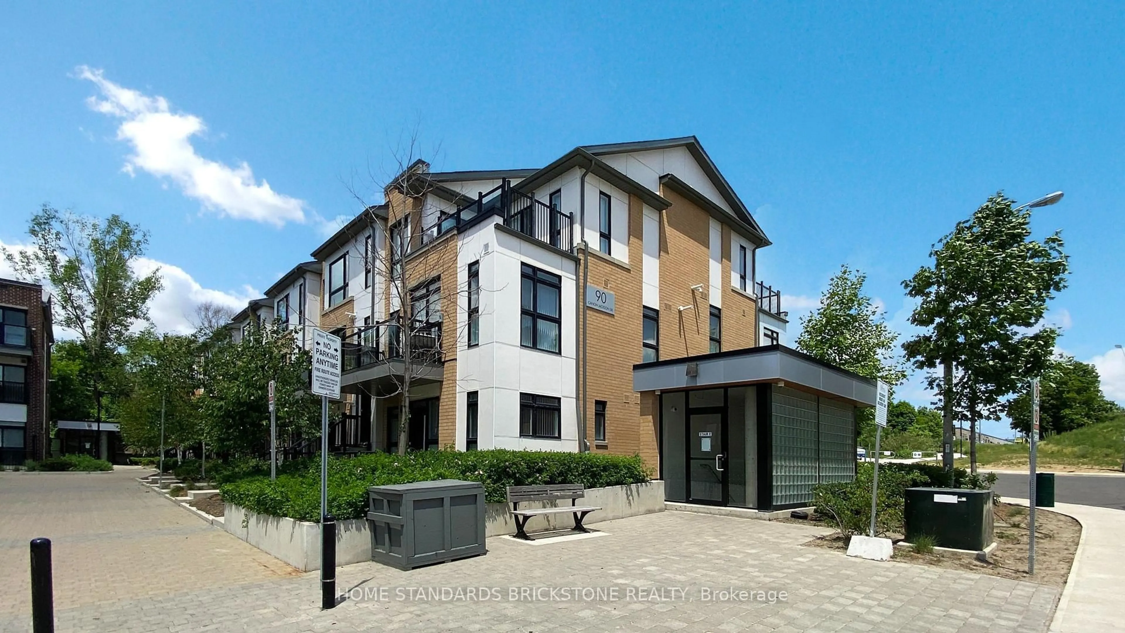 Unknown for 90 Canon Jackson Dr #H212, Toronto Ontario M6M 0C1
