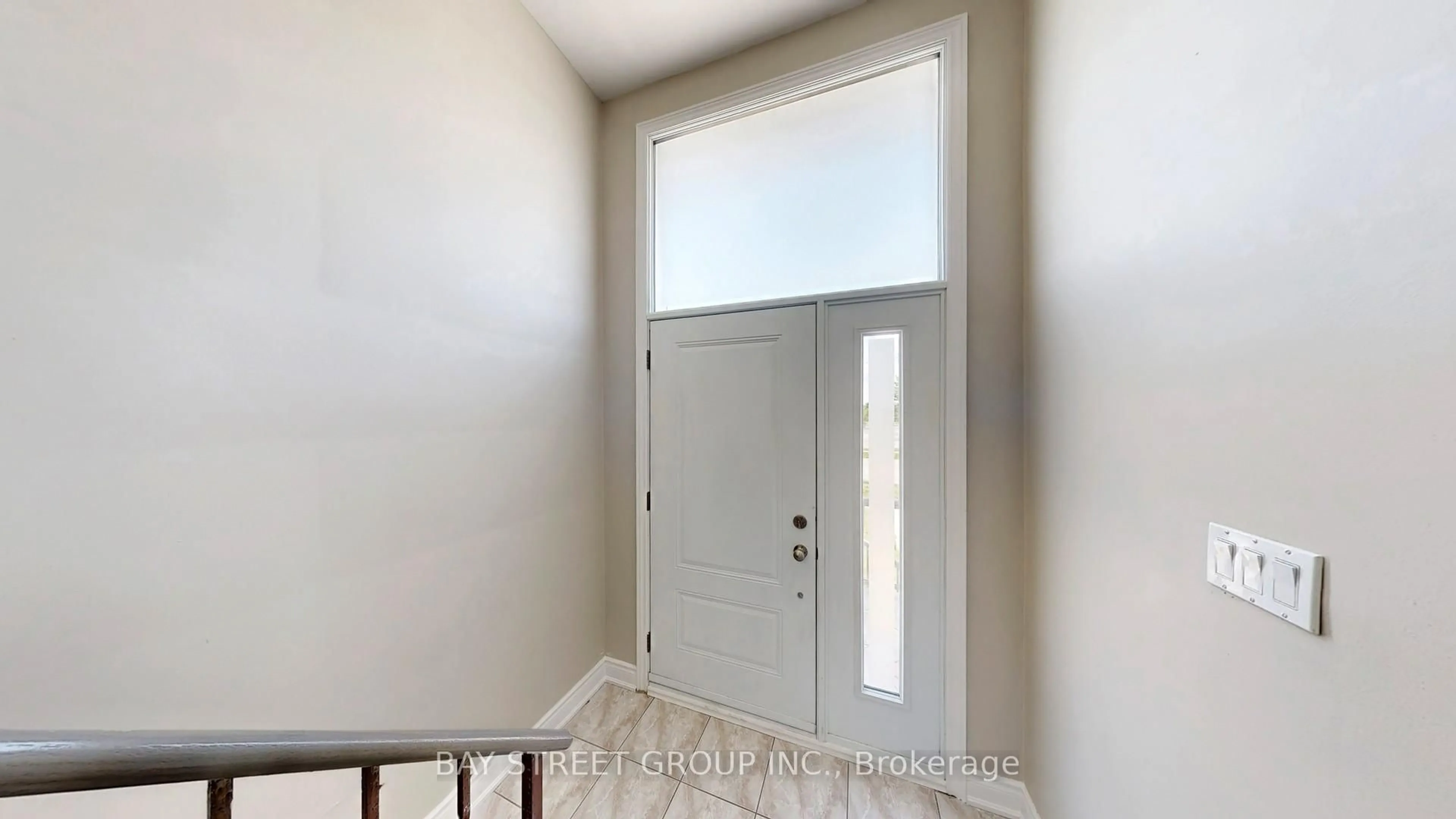 Indoor entryway for 119 Derrydown Rd, Toronto Ontario M3J 1R6