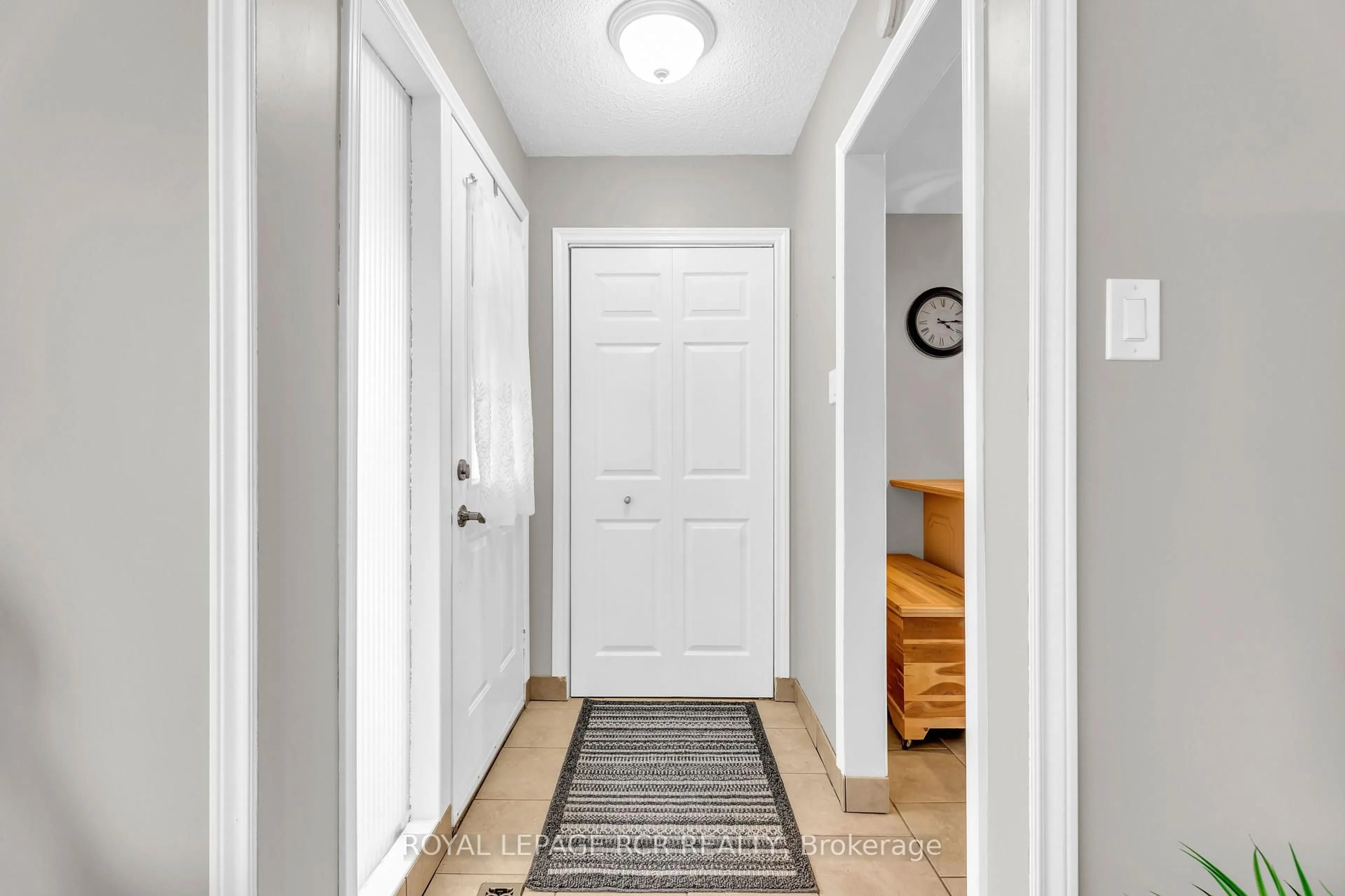 Indoor entryway for 55 Burbank Cres, Orangeville Ontario L9W 3E6