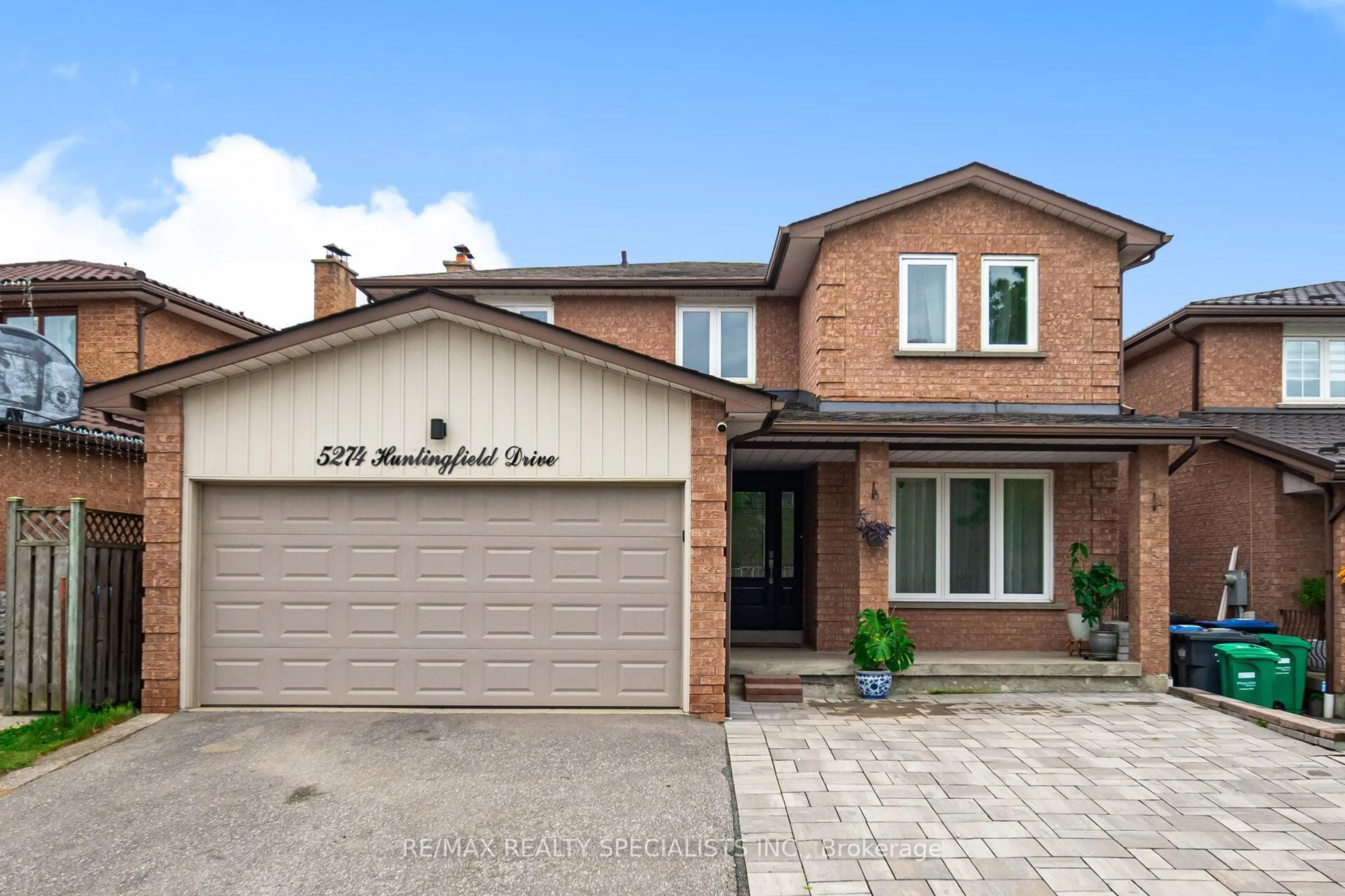 Home with brick exterior material, street for 5274 Huntingfield Dr, Mississauga Ontario L5R 2K5
