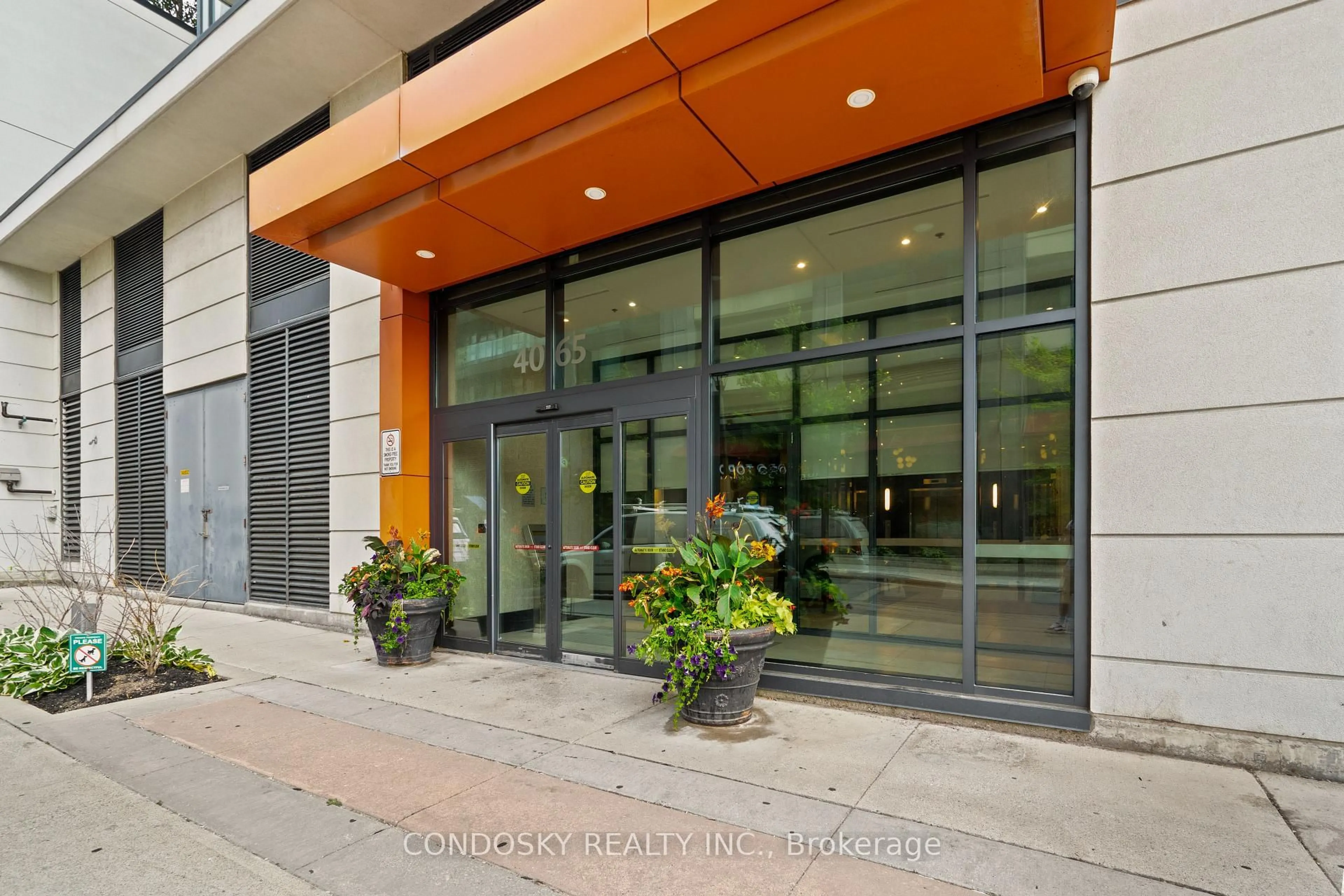 Indoor foyer for 4065 Brickstone Mews #205, Mississauga Ontario L5B 0G3