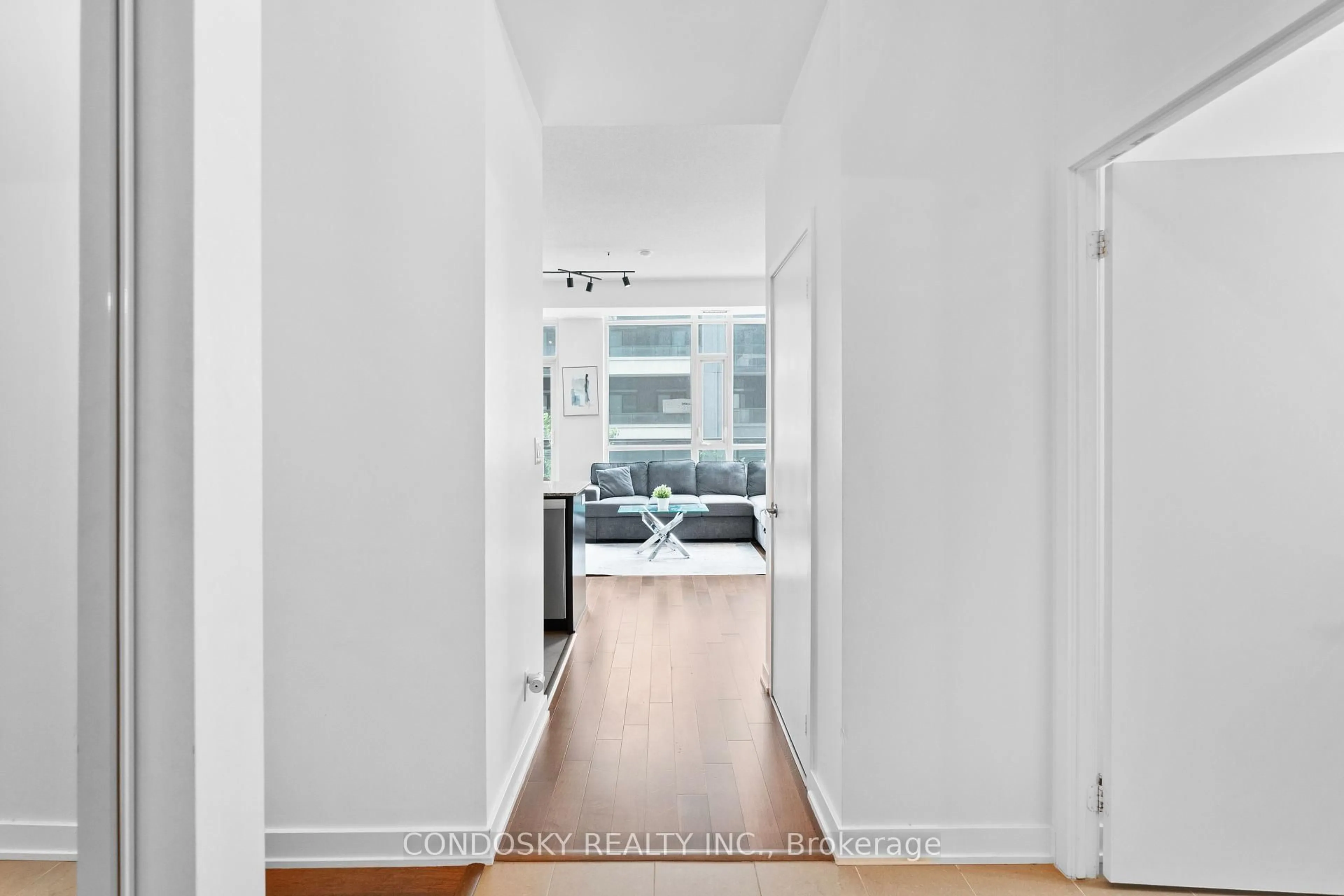 Indoor entryway for 4065 Brickstone Mews #205, Mississauga Ontario L5B 0G3
