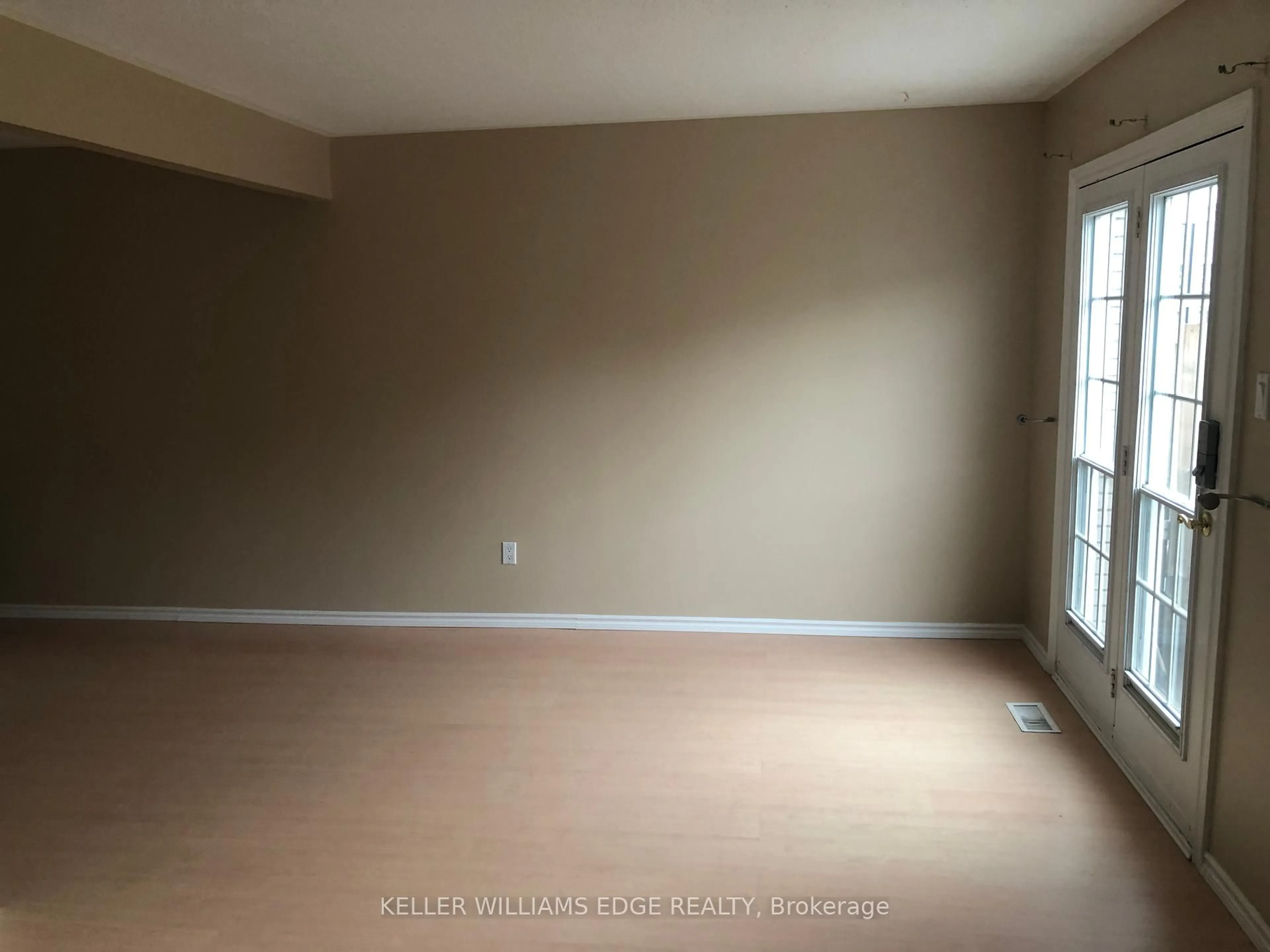 A pic of a room for 2254 Upper Middle Rd #6, Burlington Ontario L7P 2Z9