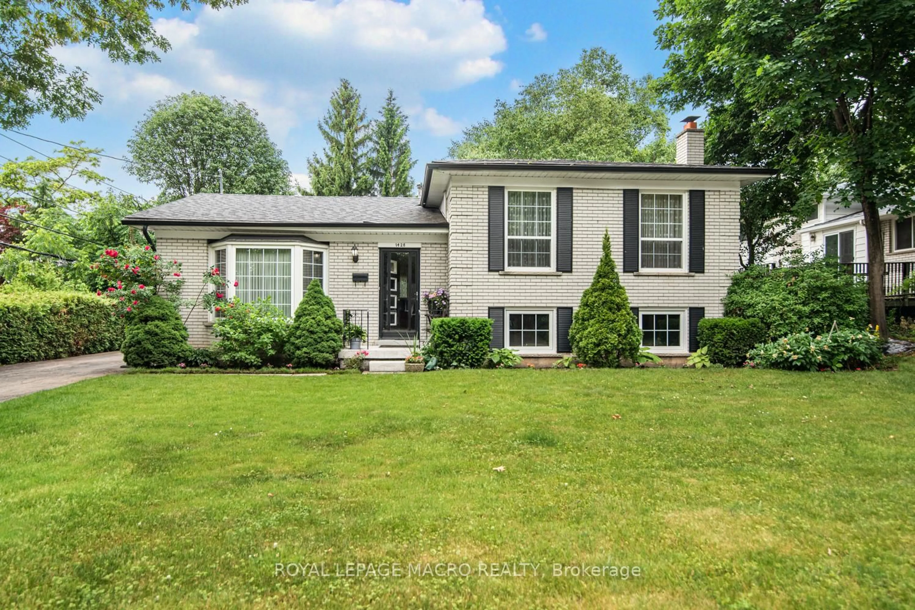 Home with vinyl exterior material, street for 1428 Niels Ave, Burlington Ontario L7P 2E7