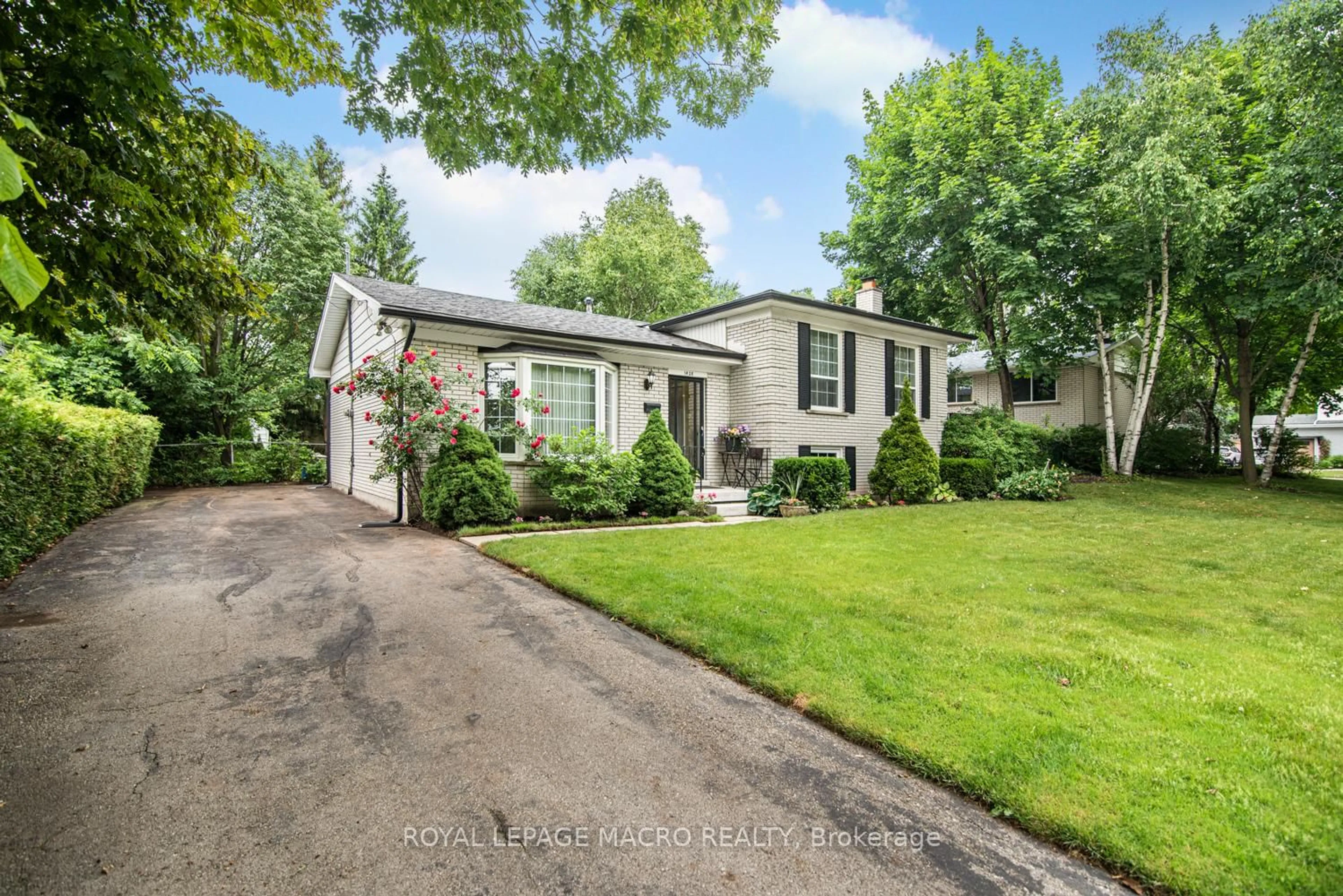 Home with vinyl exterior material, street for 1428 Niels Ave, Burlington Ontario L7P 2E7