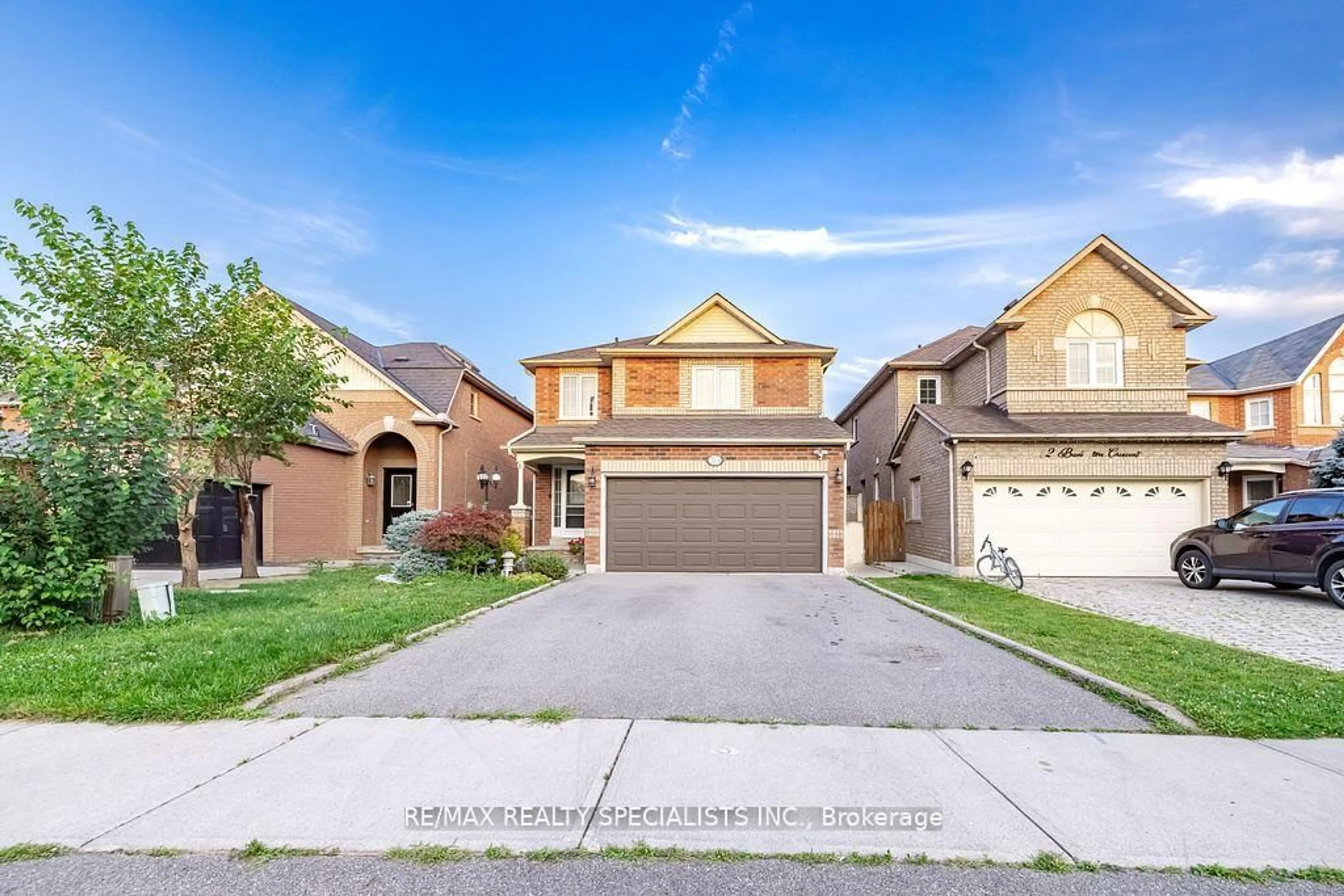 Home with brick exterior material, street for 10 Banington Cres, Brampton Ontario L7A 1G4