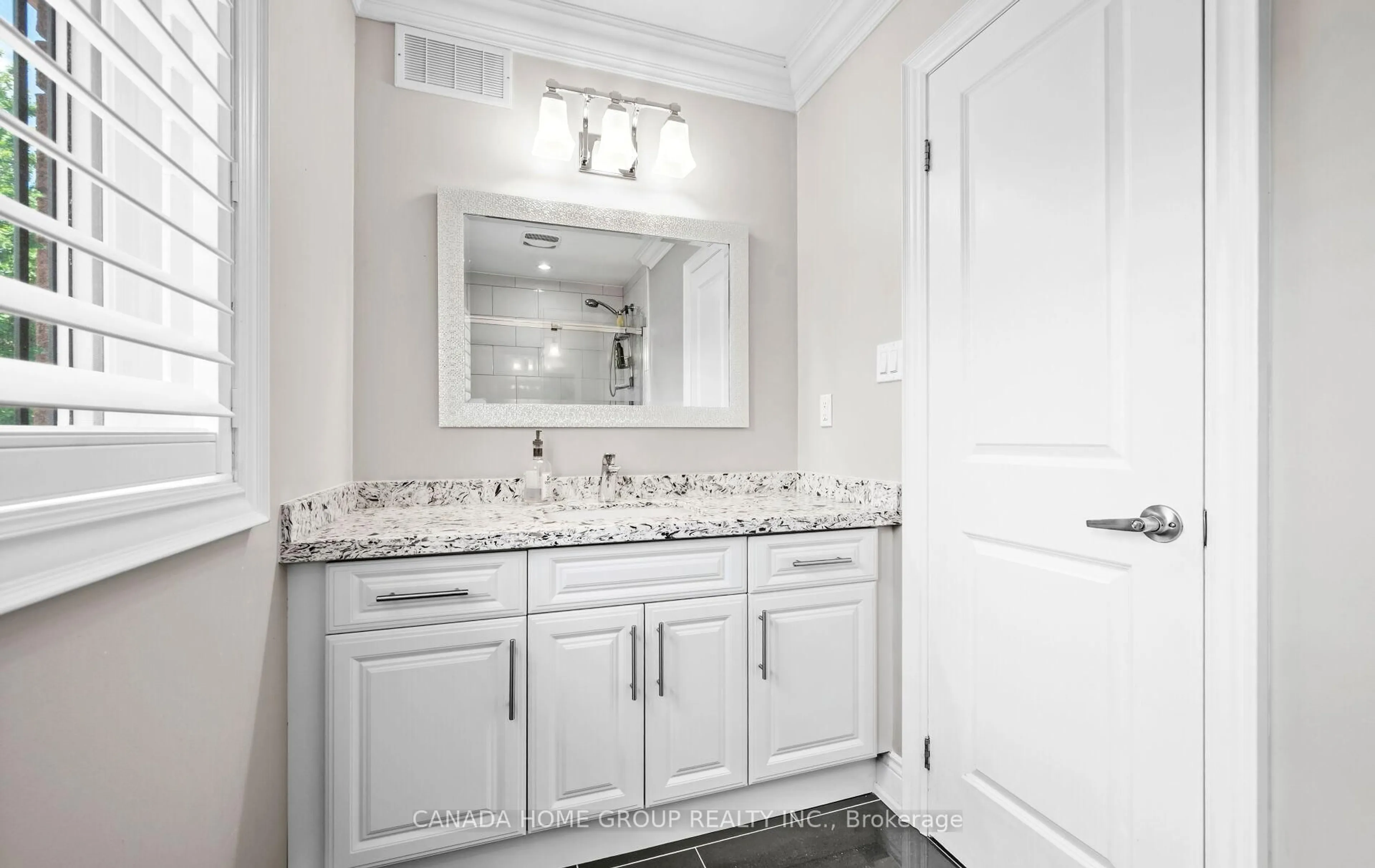 Contemporary bathroom, ceramic/tile floor for 2531 Andover Rd, Oakville Ontario L6H 6C3