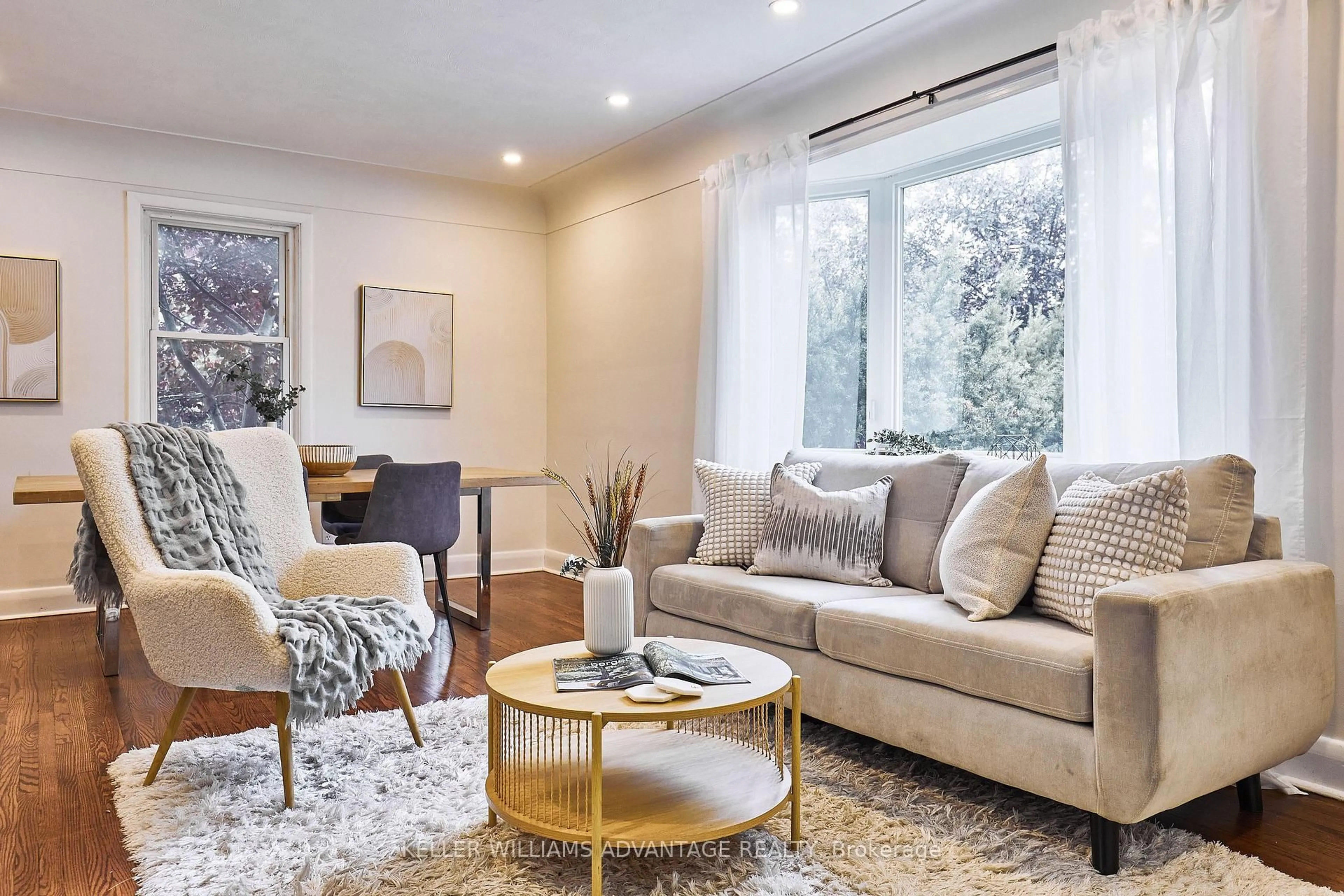 Living room with furniture, unknown for 610 Guelph Line, Burlington Ontario L7R 3M4
