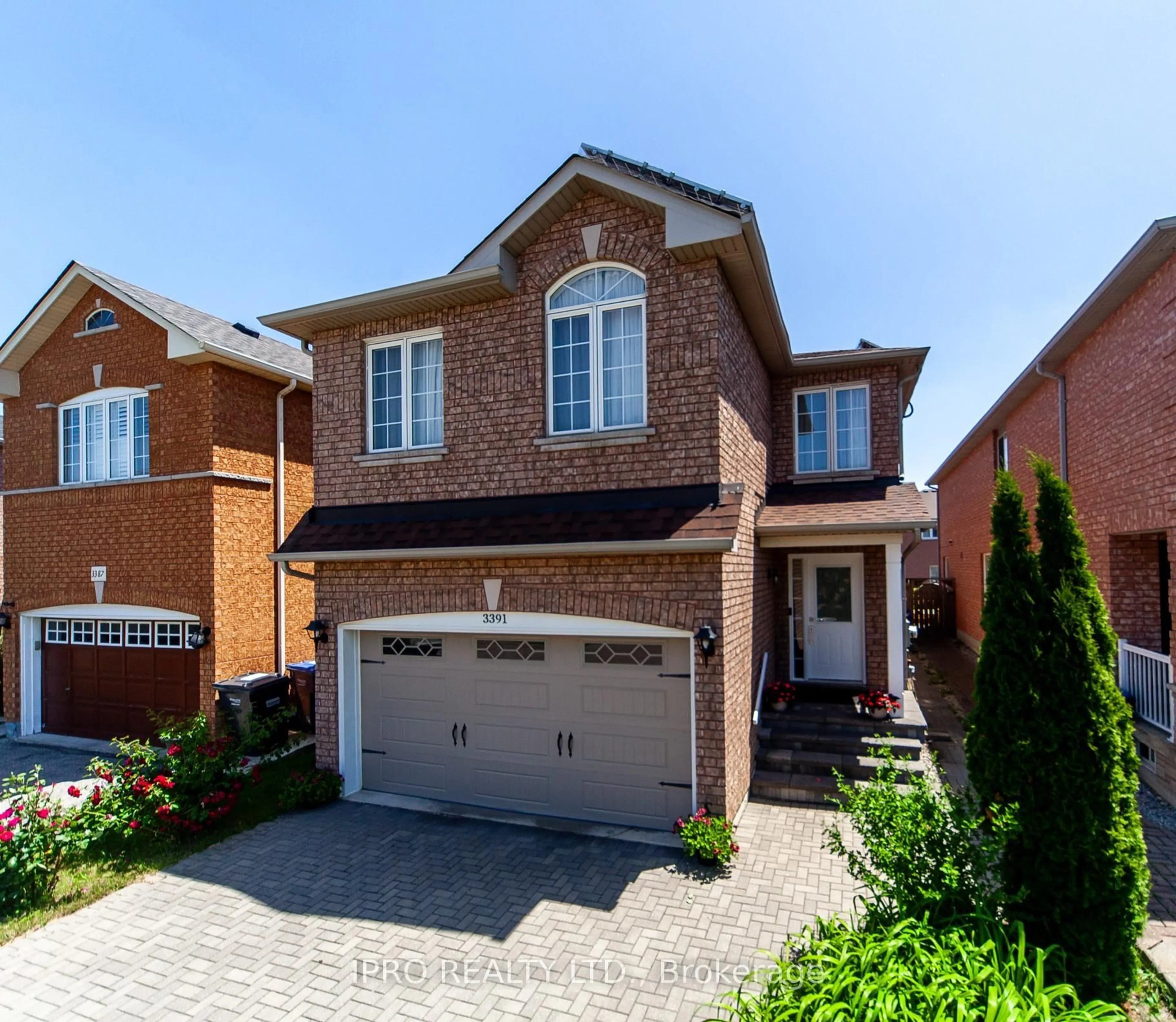 Home with brick exterior material, street for 3391 Crimson King Circ, Mississauga Ontario L5N 8N1