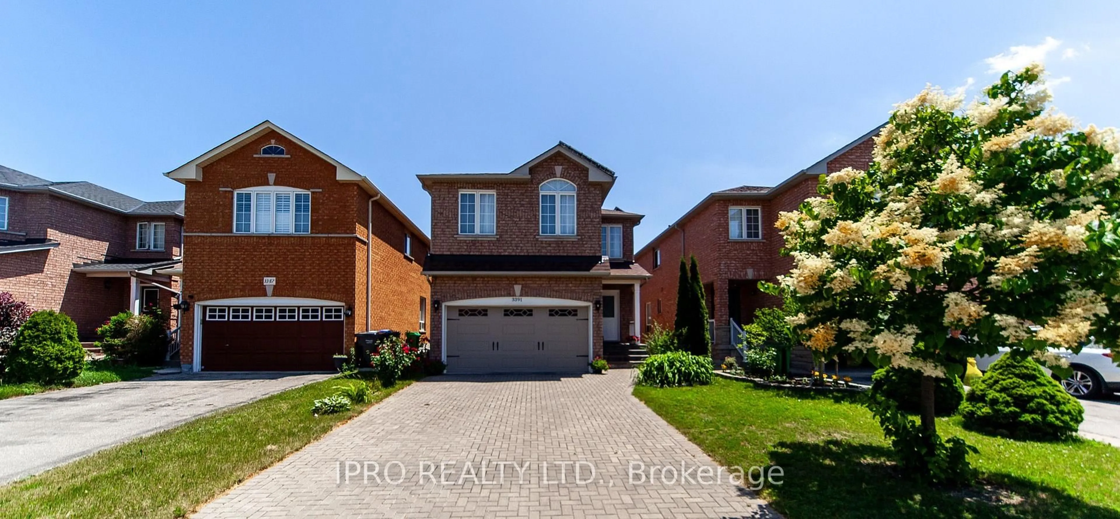 Home with brick exterior material, street for 3391 Crimson King Circ, Mississauga Ontario L5N 8N1