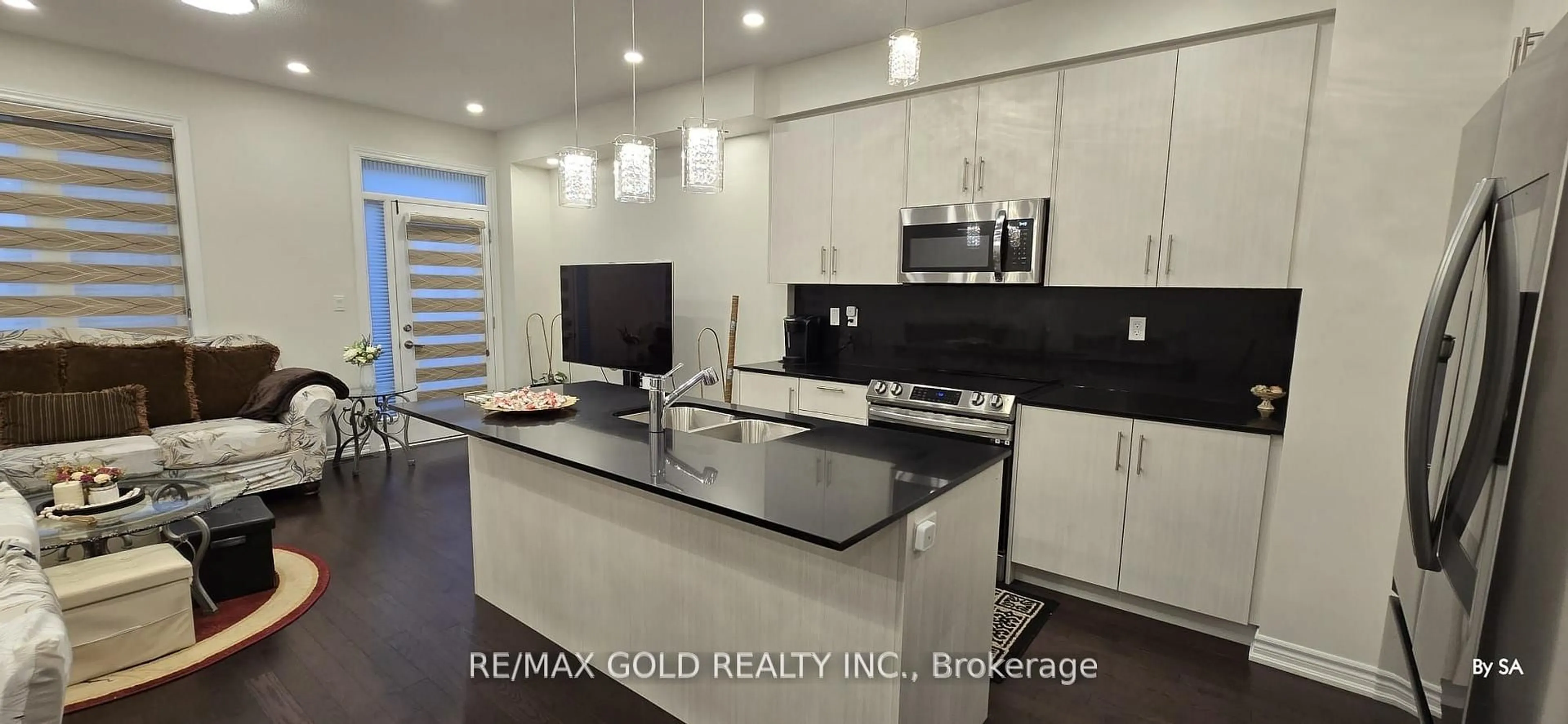 Open concept kitchen, ceramic/tile floor for 1470 Watercress Way, Milton Ontario L9E 1Z9