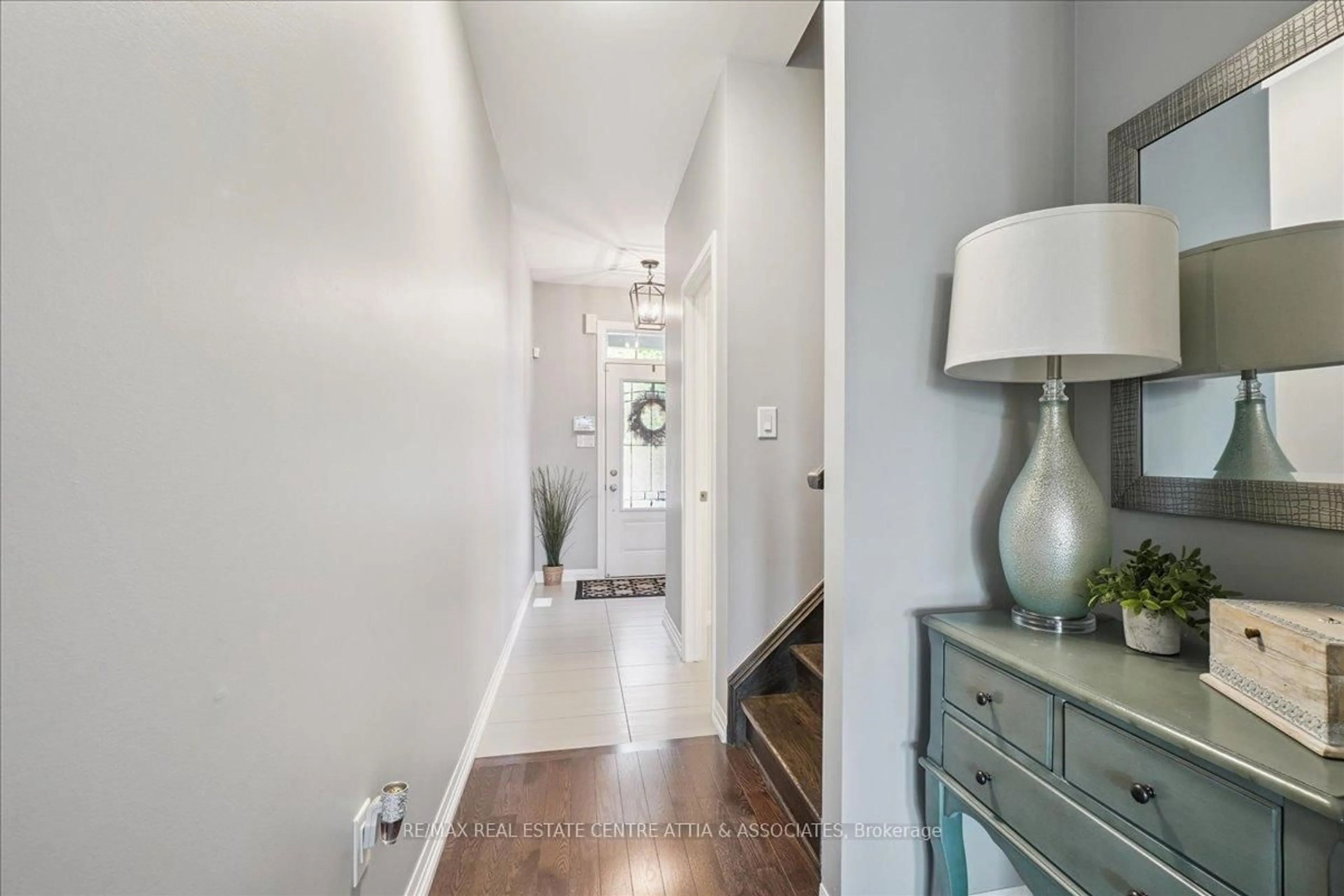 Indoor entryway for 755 Banks Cres, Milton Ontario L9T 9A3