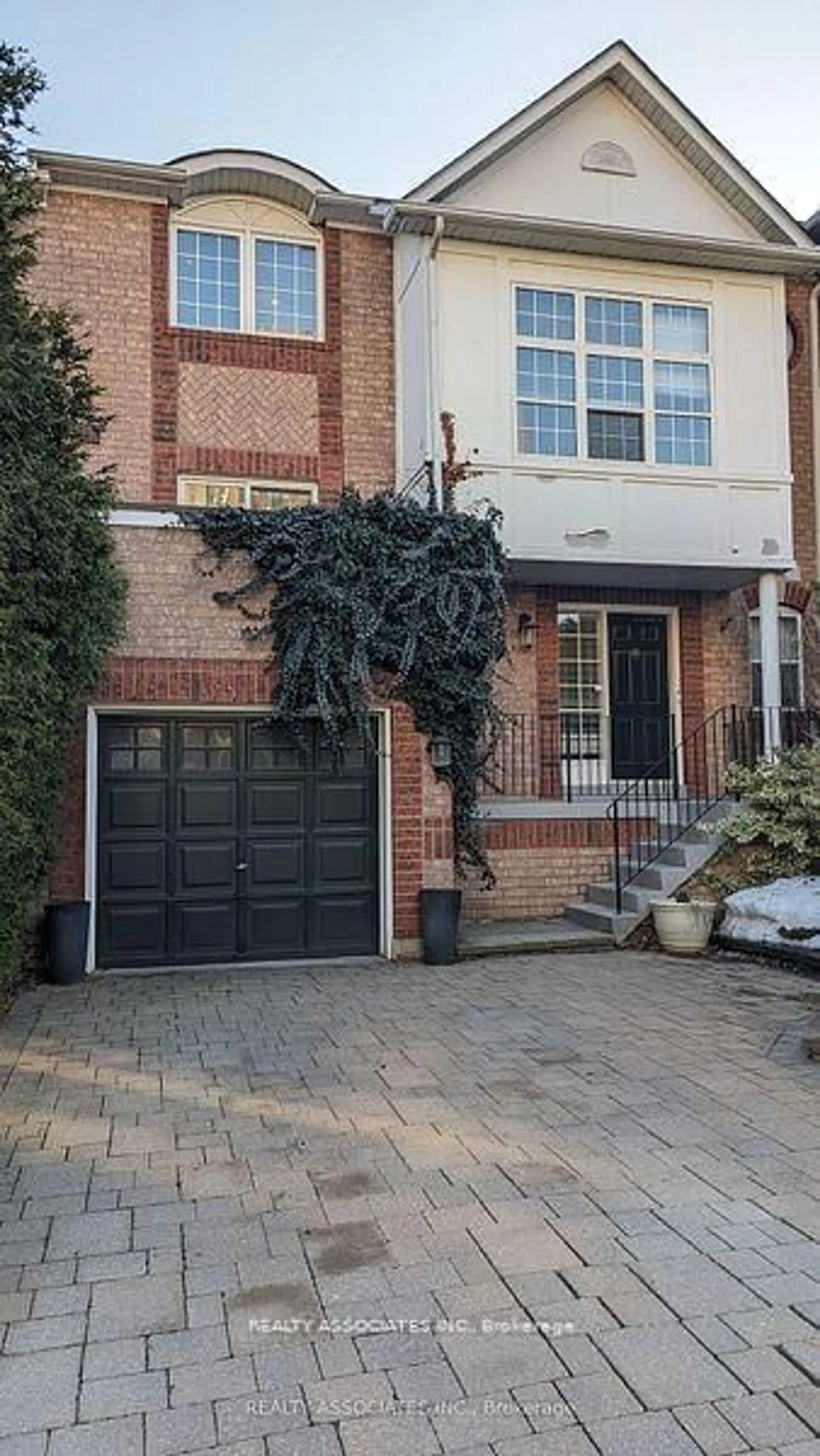 Home with brick exterior material, street for 199 Hillcrest Ave #38, Mississauga Ontario L5B 4L5