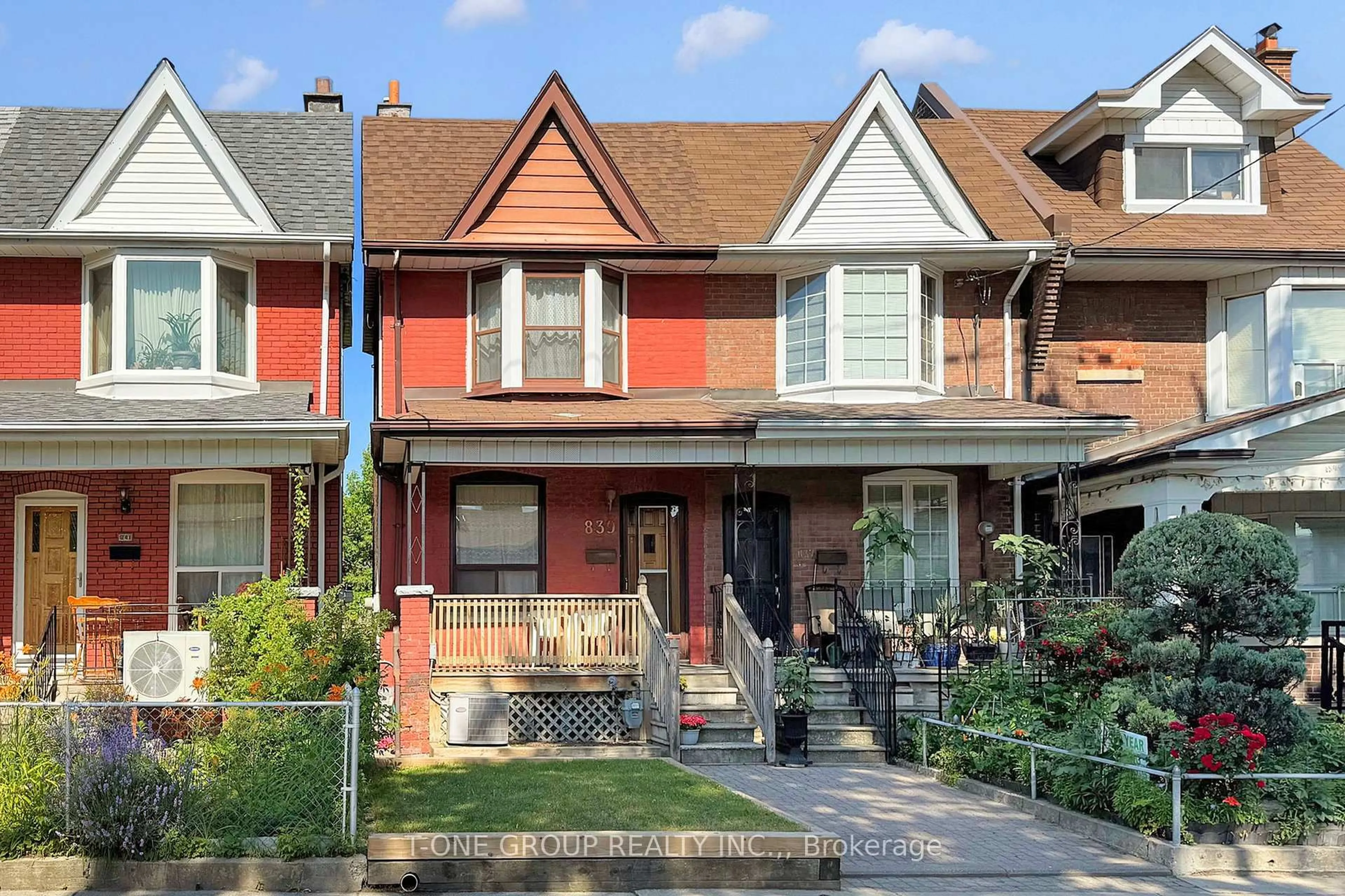 Home with brick exterior material, street for 839 Shaw St, Toronto Ontario M6G 3L9